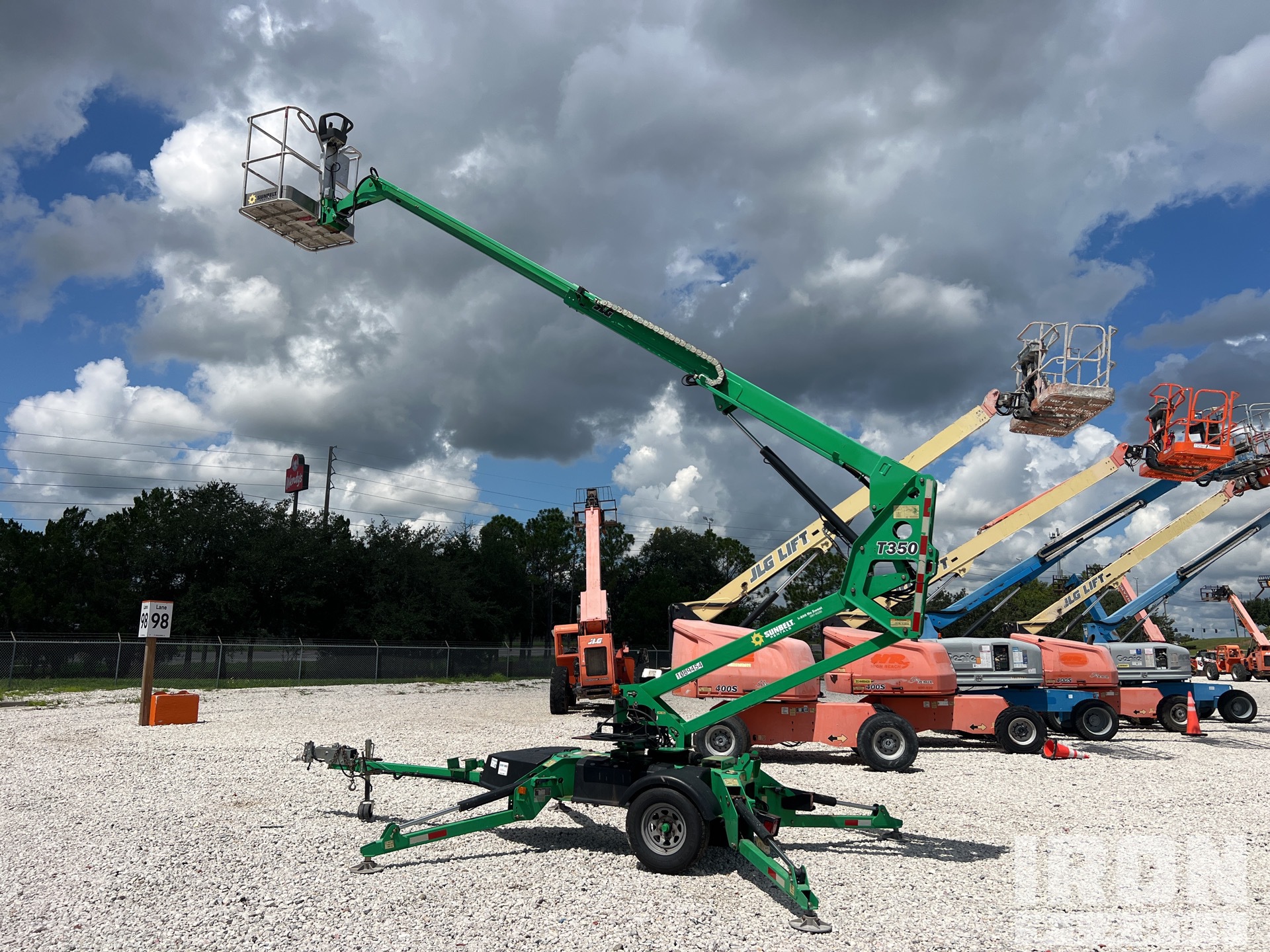 2018 JLG T-350