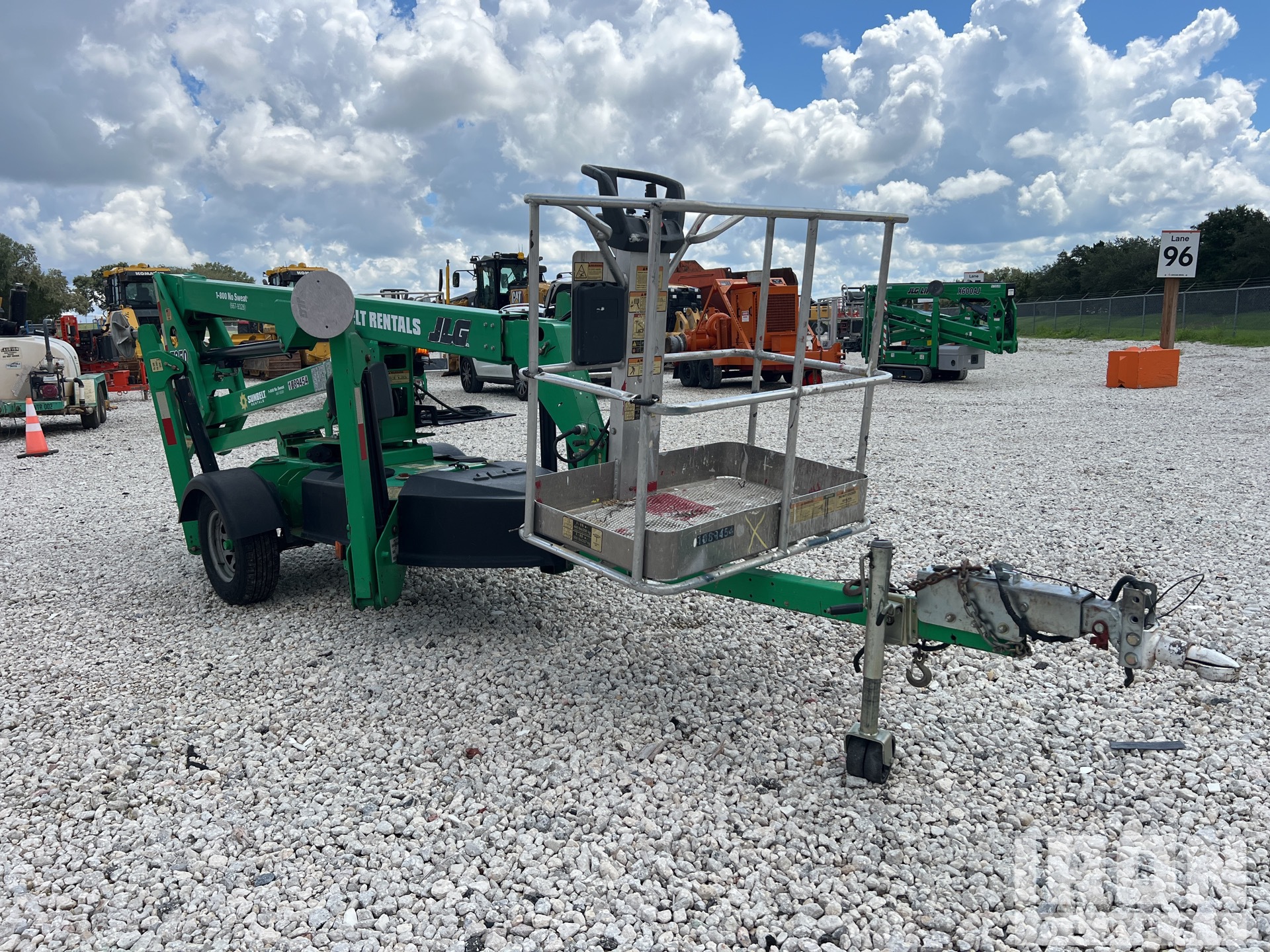 2018 JLG T-350