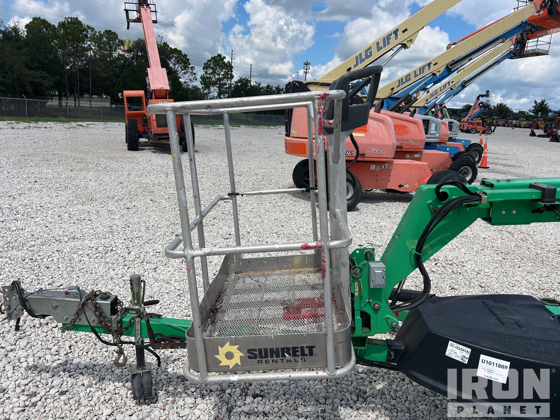 2018 JLG T-350