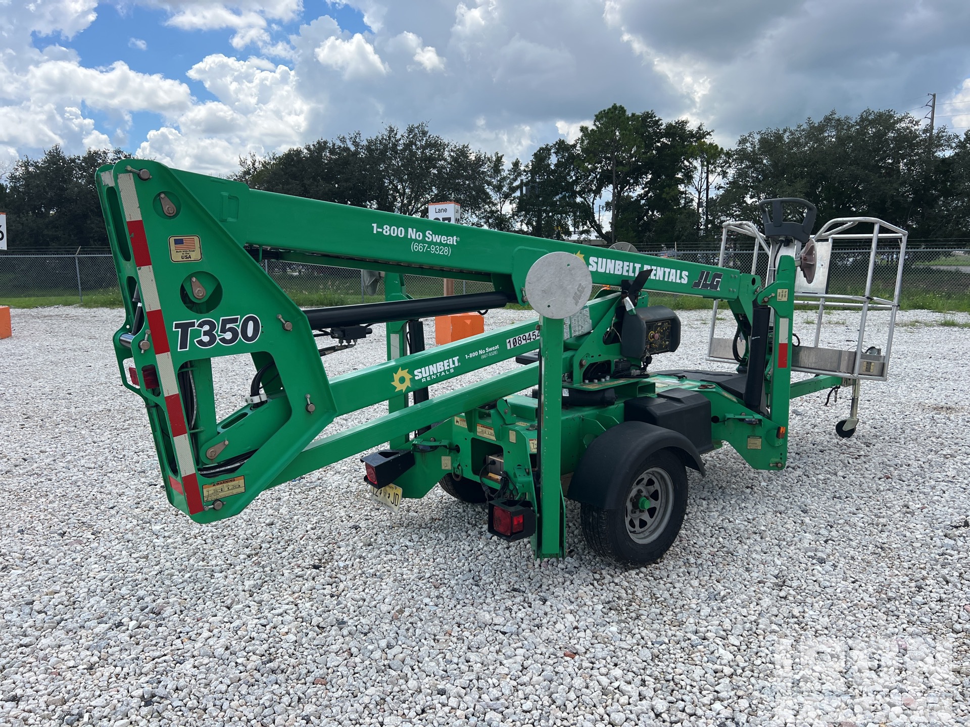 2018 JLG T-350