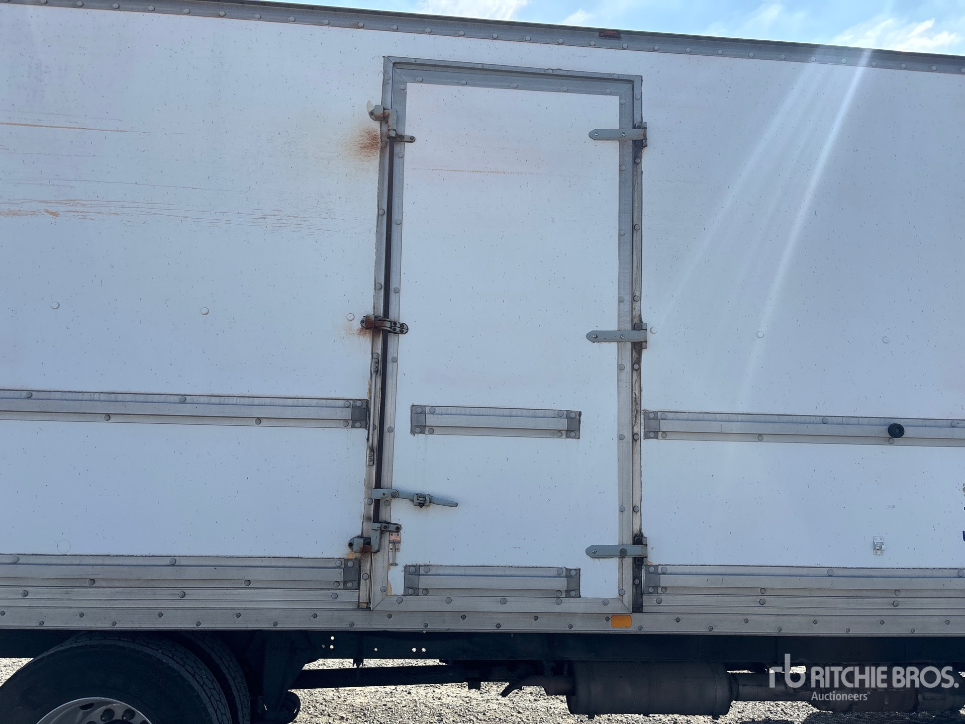 2014 Freightliner M2106