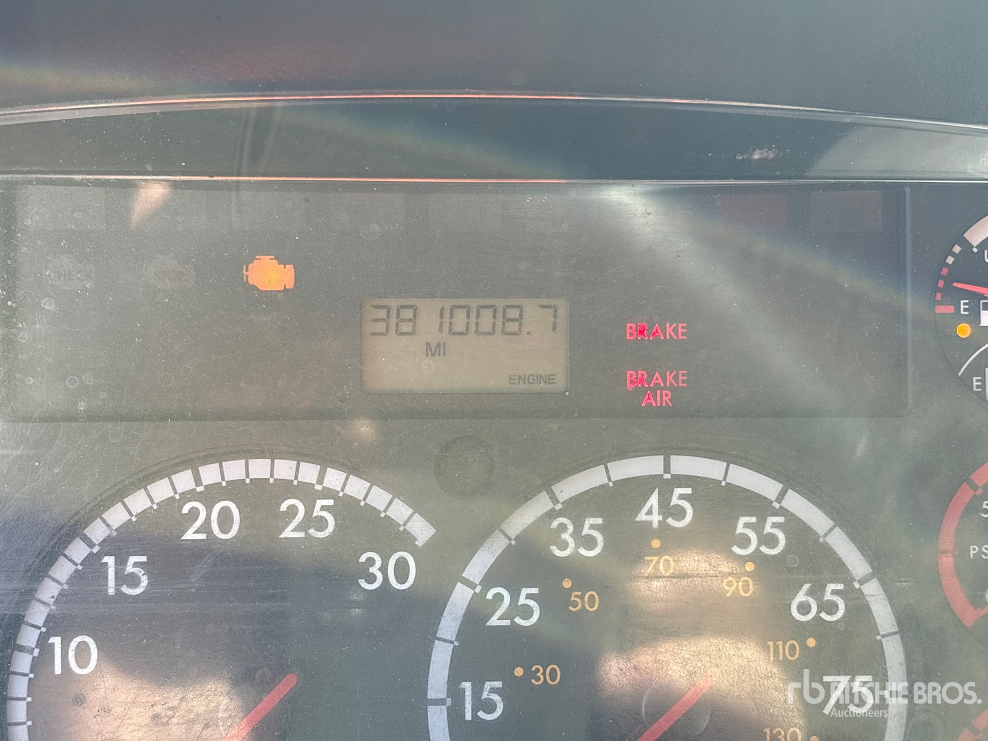 2015 Freightliner M2 106