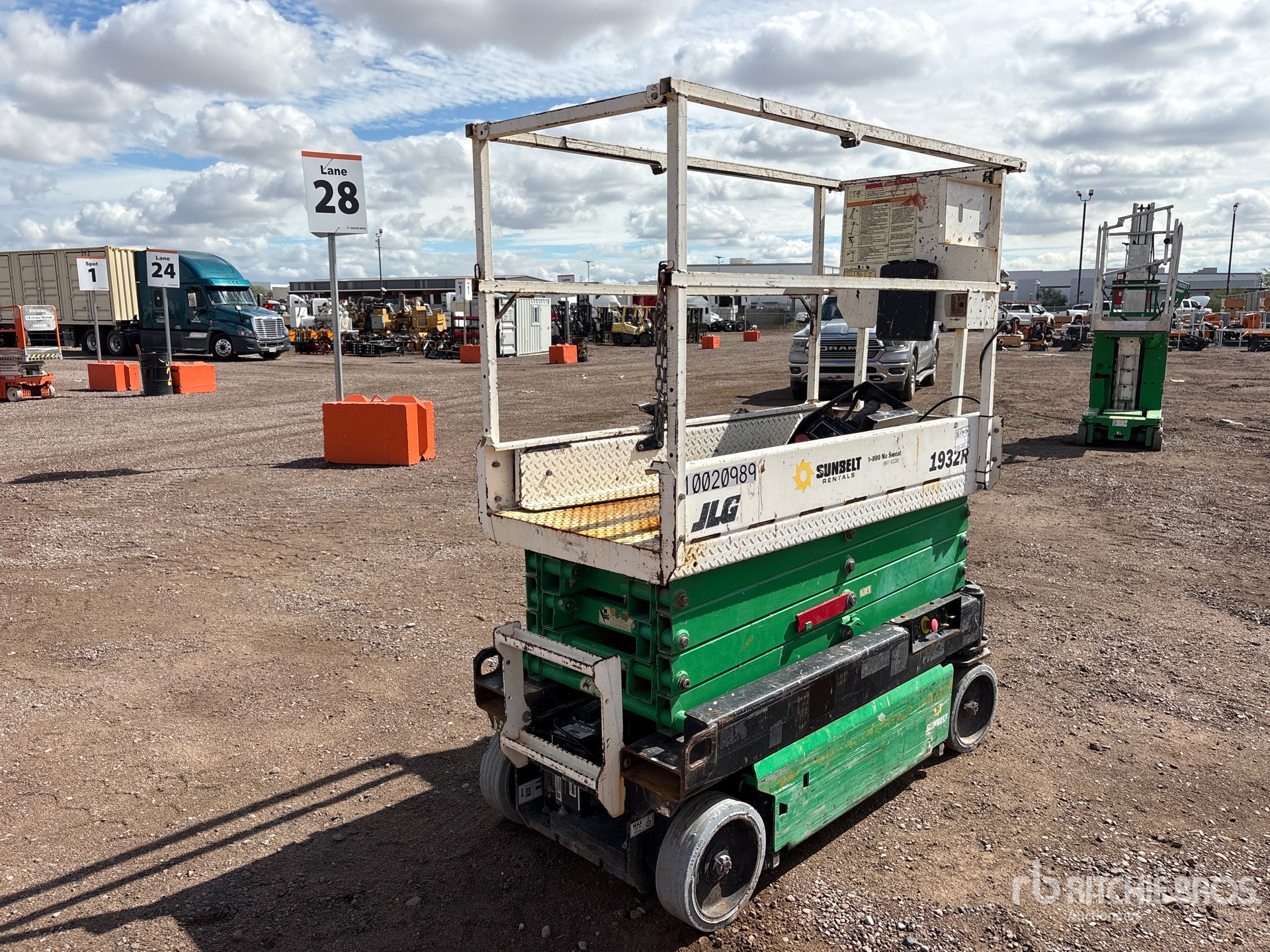 2018 JLG 1932R
