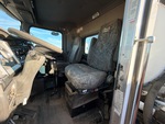 Cab with Seats/armrests
