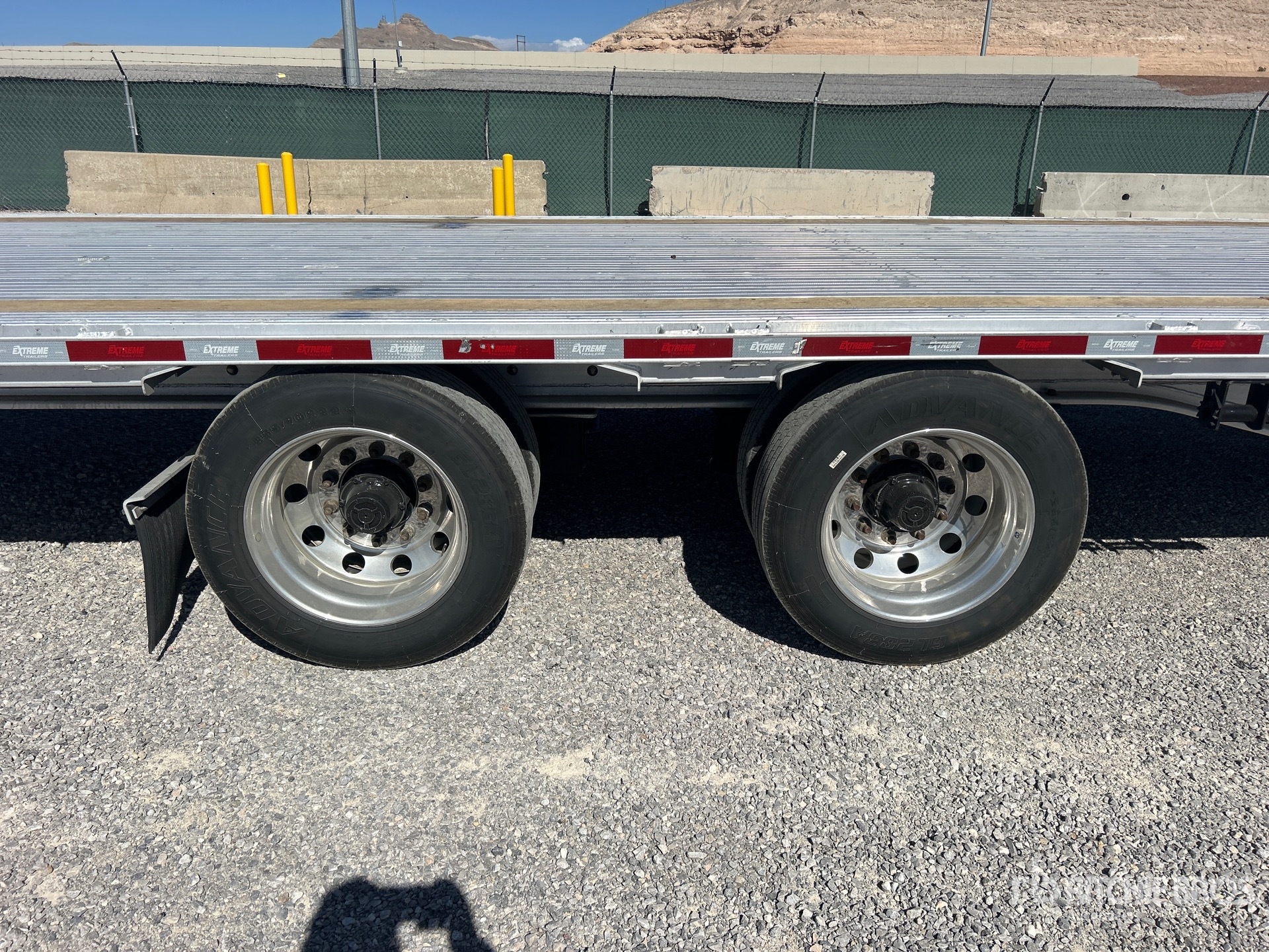 2024 Extreme 53 FT SPREAD AXLE