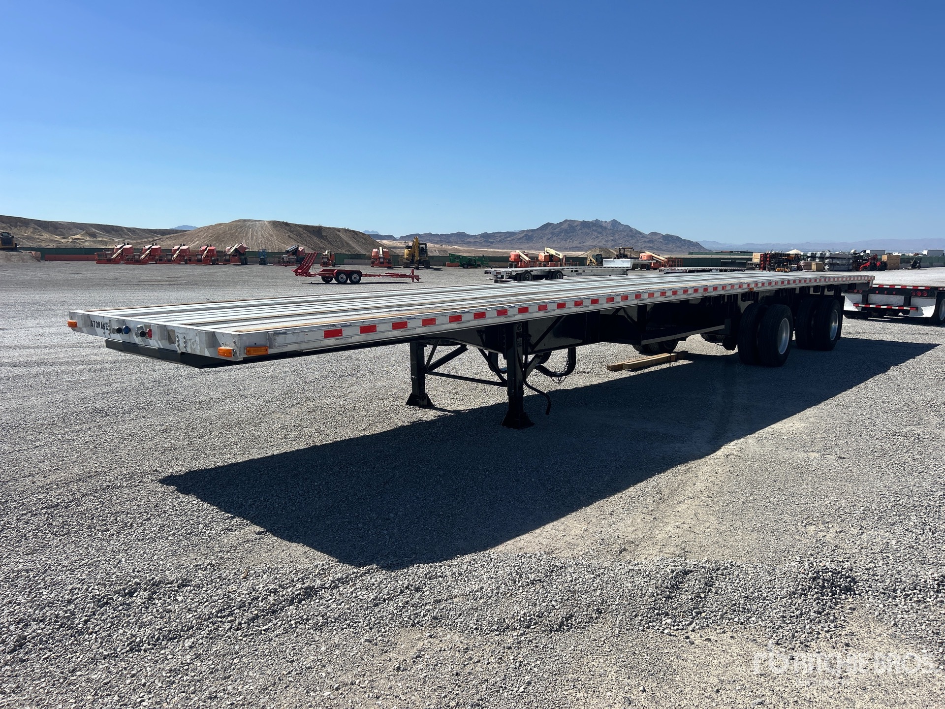 Photo of 2006 Transcraft 53 ft Spread Axle