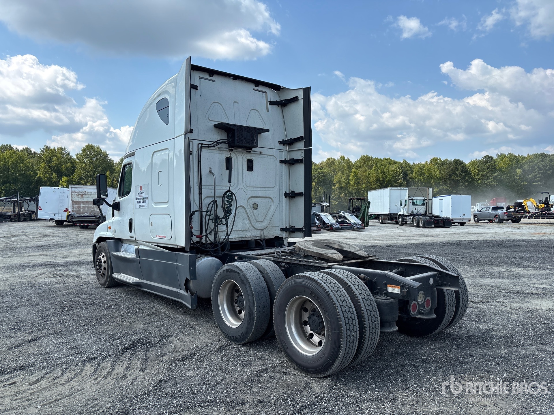 2016 Freightliner CASCADIA 125