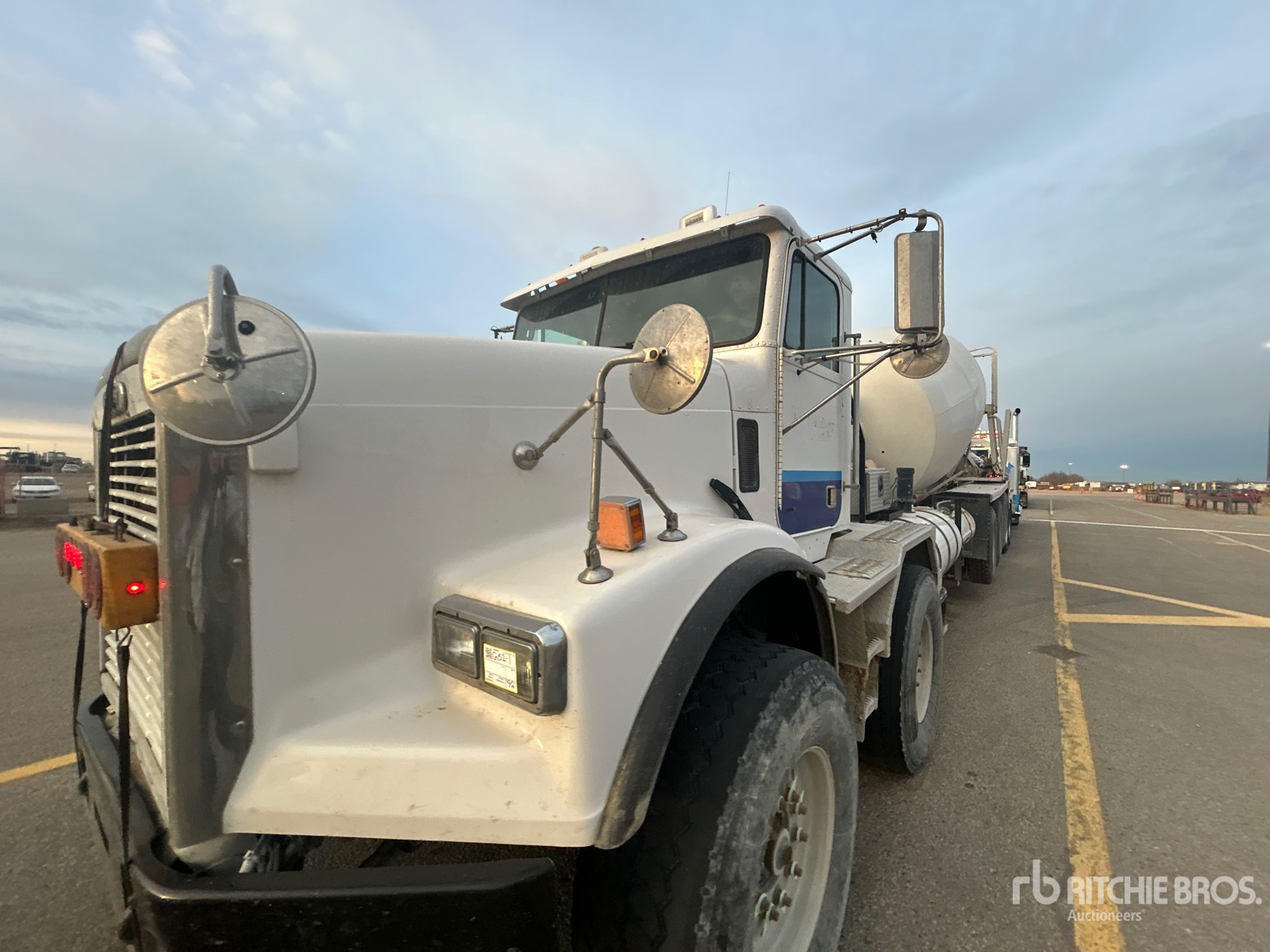 2007 Freightliner FLD120