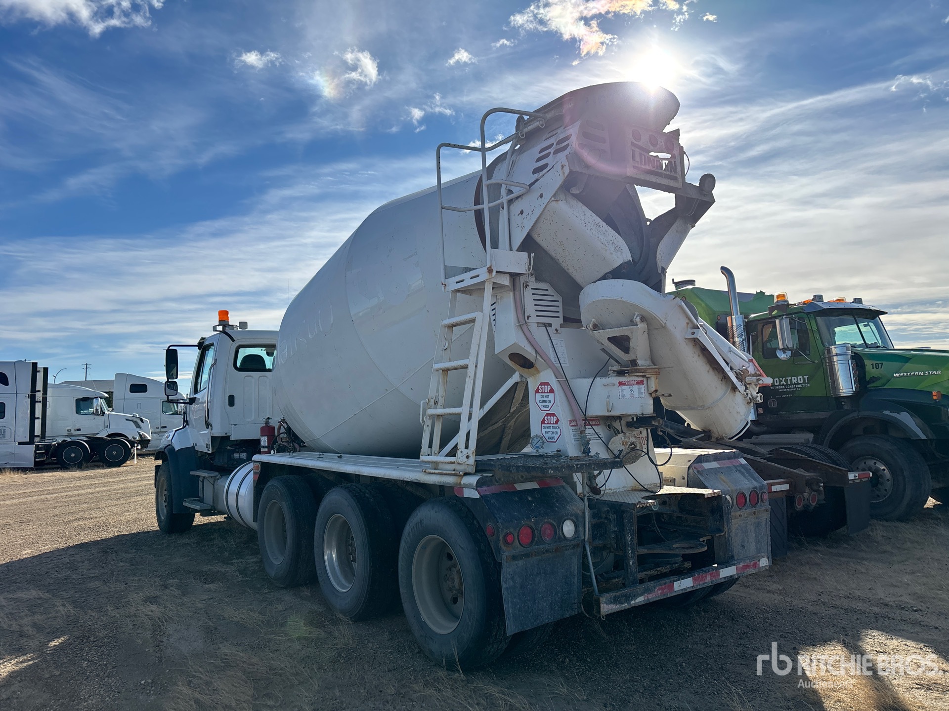 2013 Freightliner 114SD