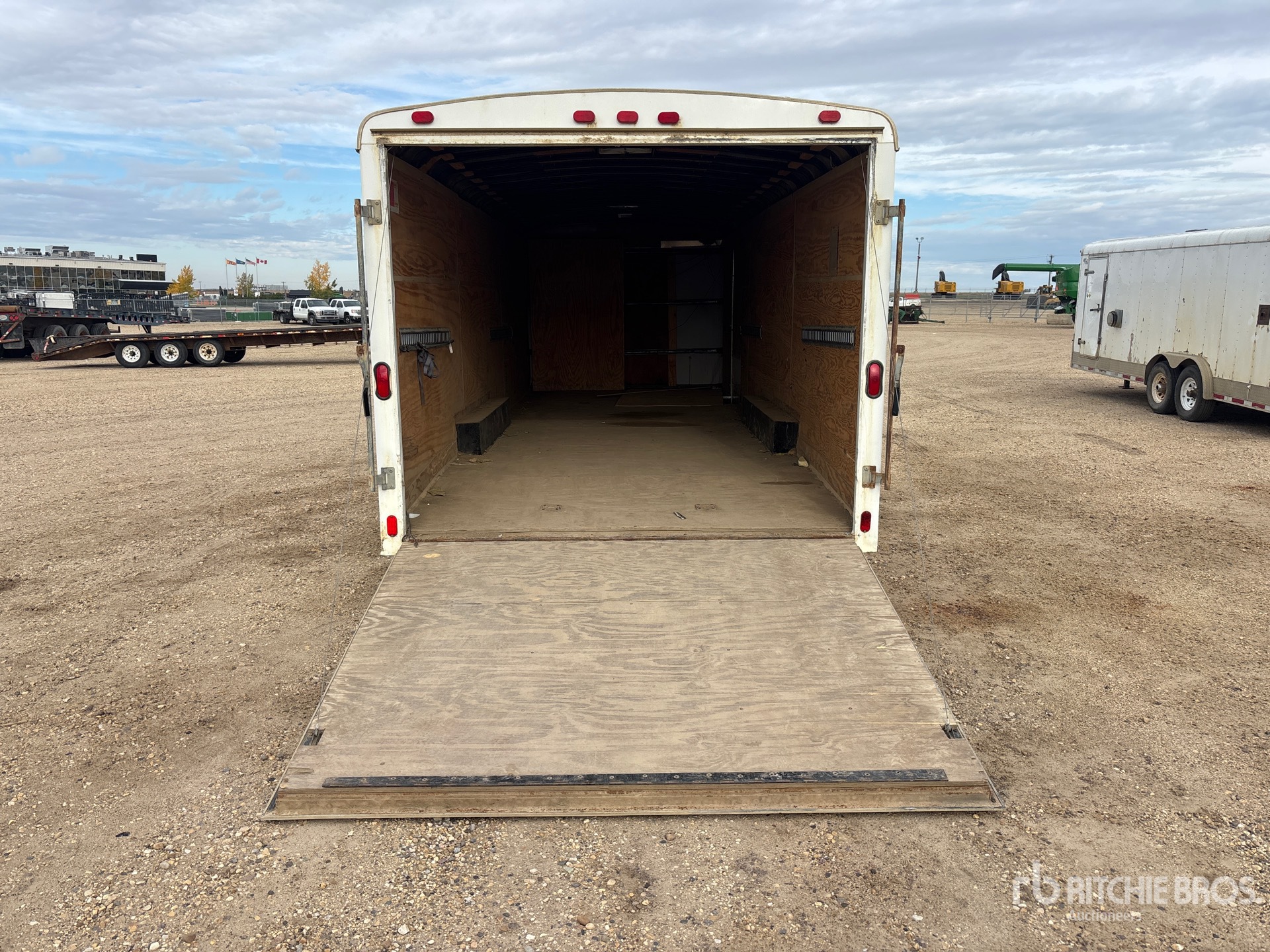 2001 Haulmark 24 FT T/A