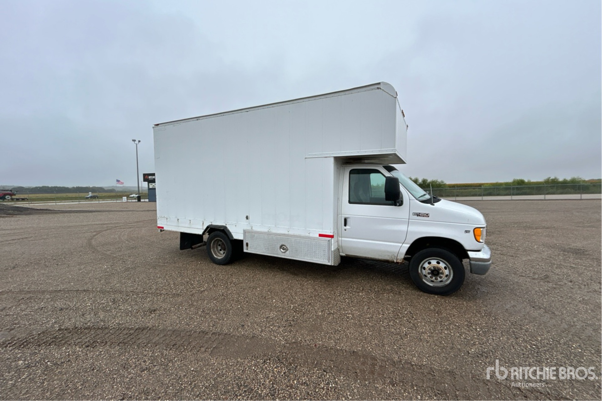 2001 Ford E-450