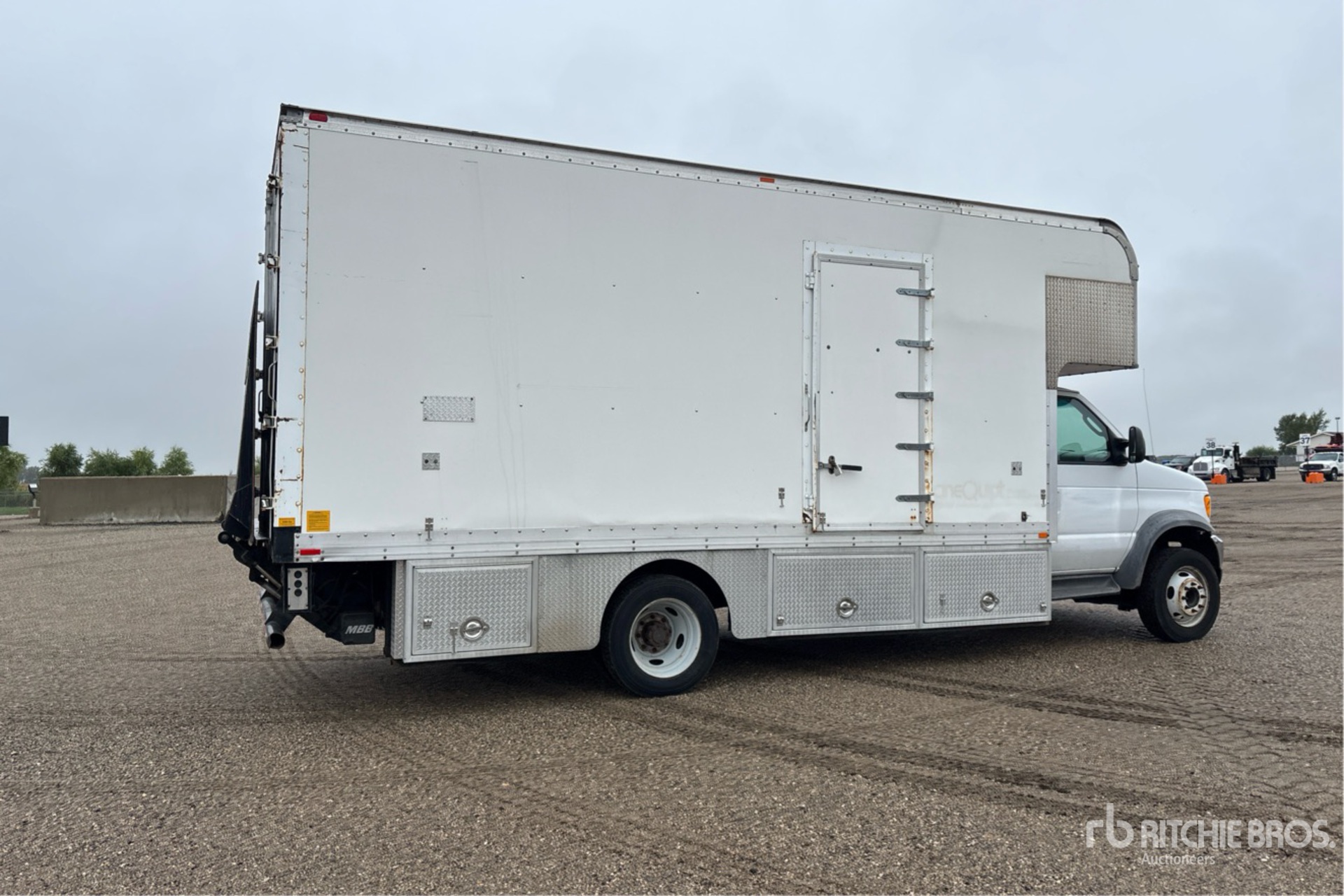 2003 Ford E-550