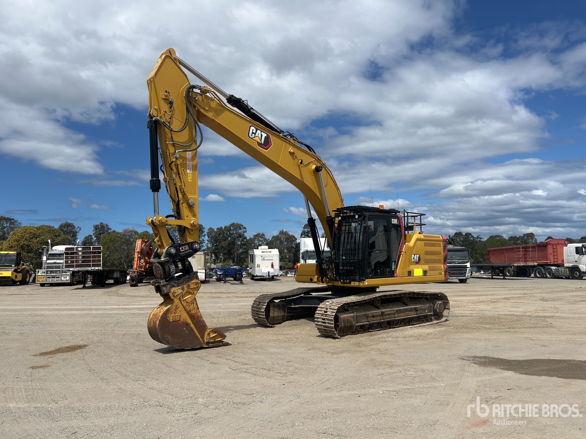 2023 Caterpillar 330