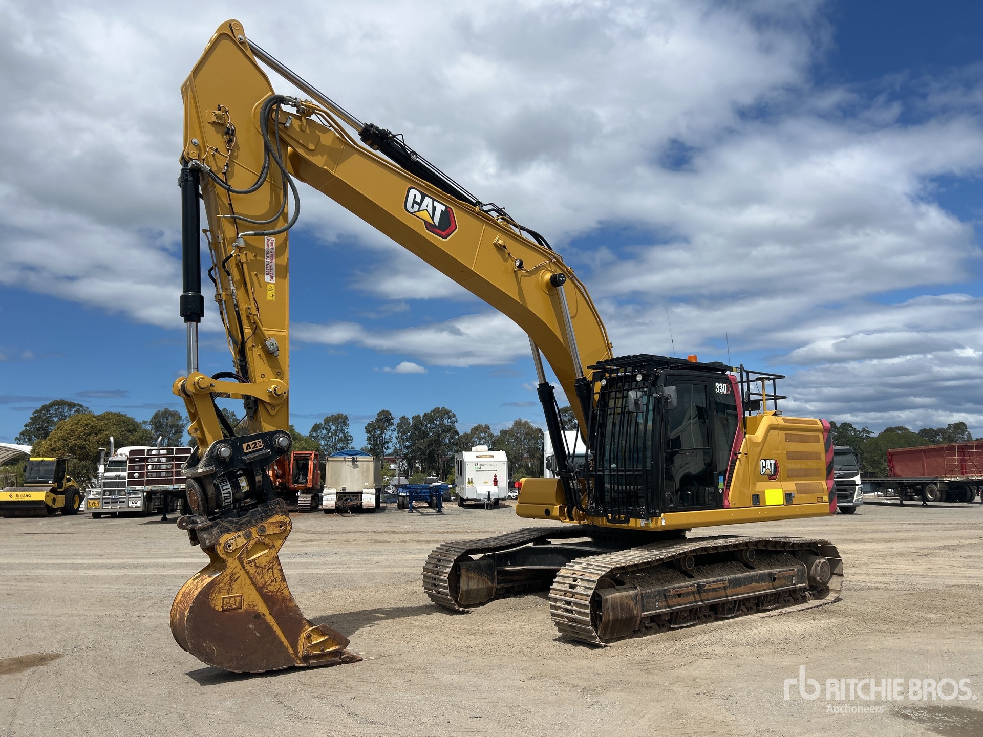 2023 Caterpillar 330