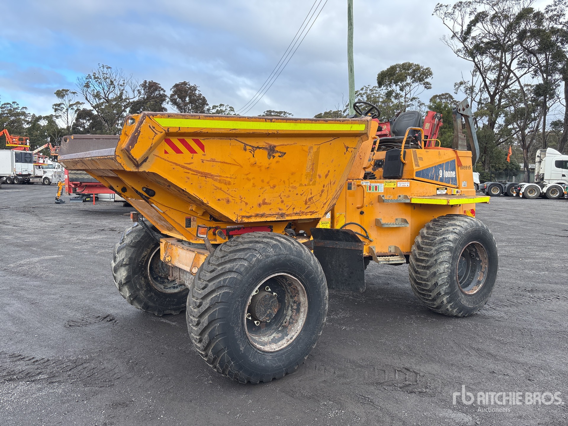 Photo of 2014 Thwaites MACH698