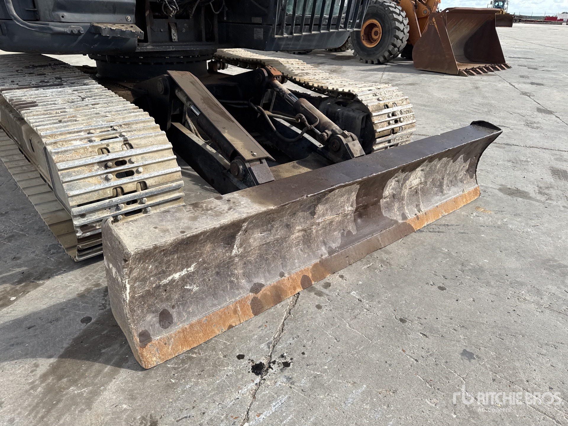 2017 Hitachi ZX225USLC-6