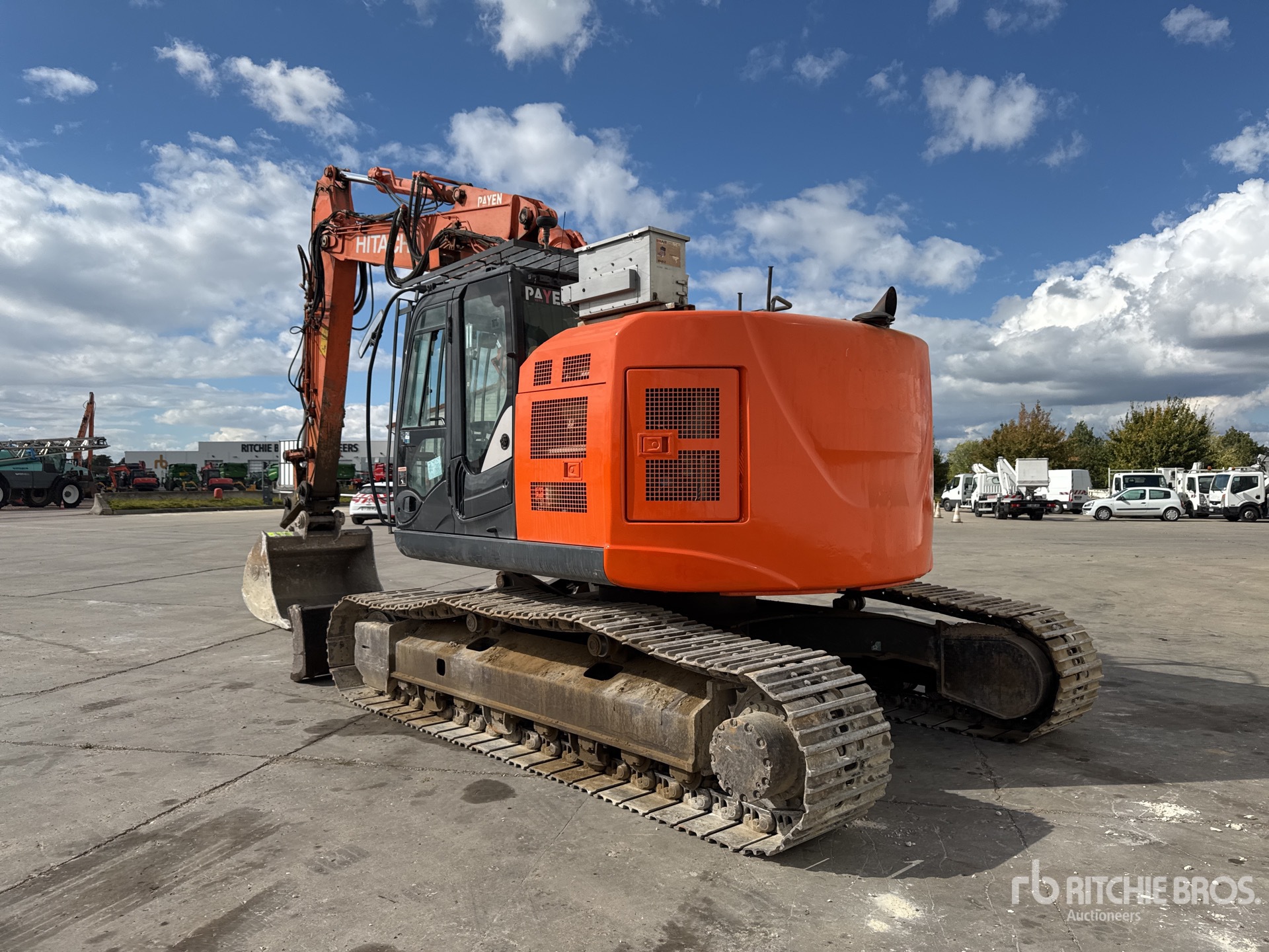 2017 Hitachi ZX225USLC-6
