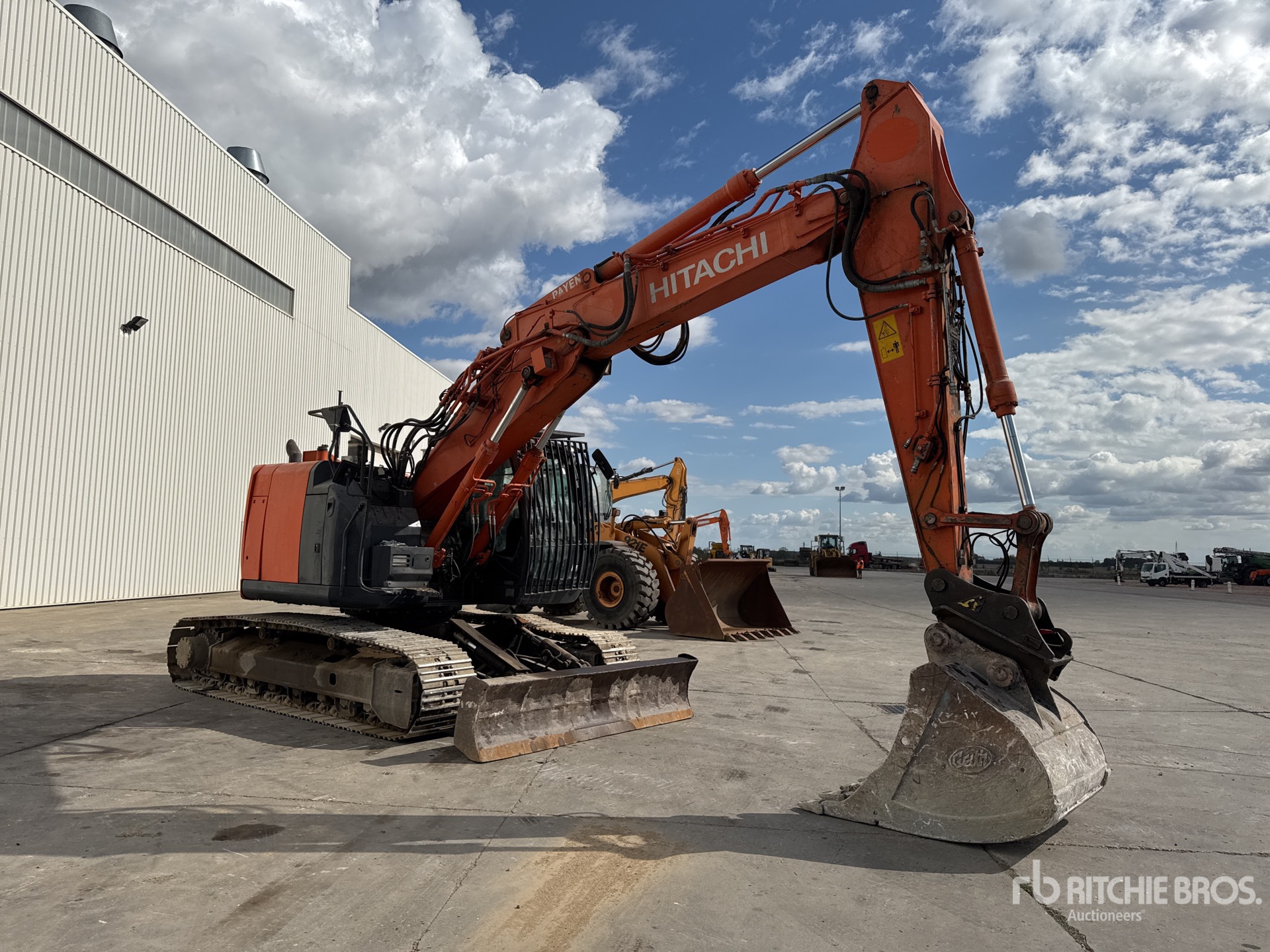 2017 Hitachi ZX225USLC-6