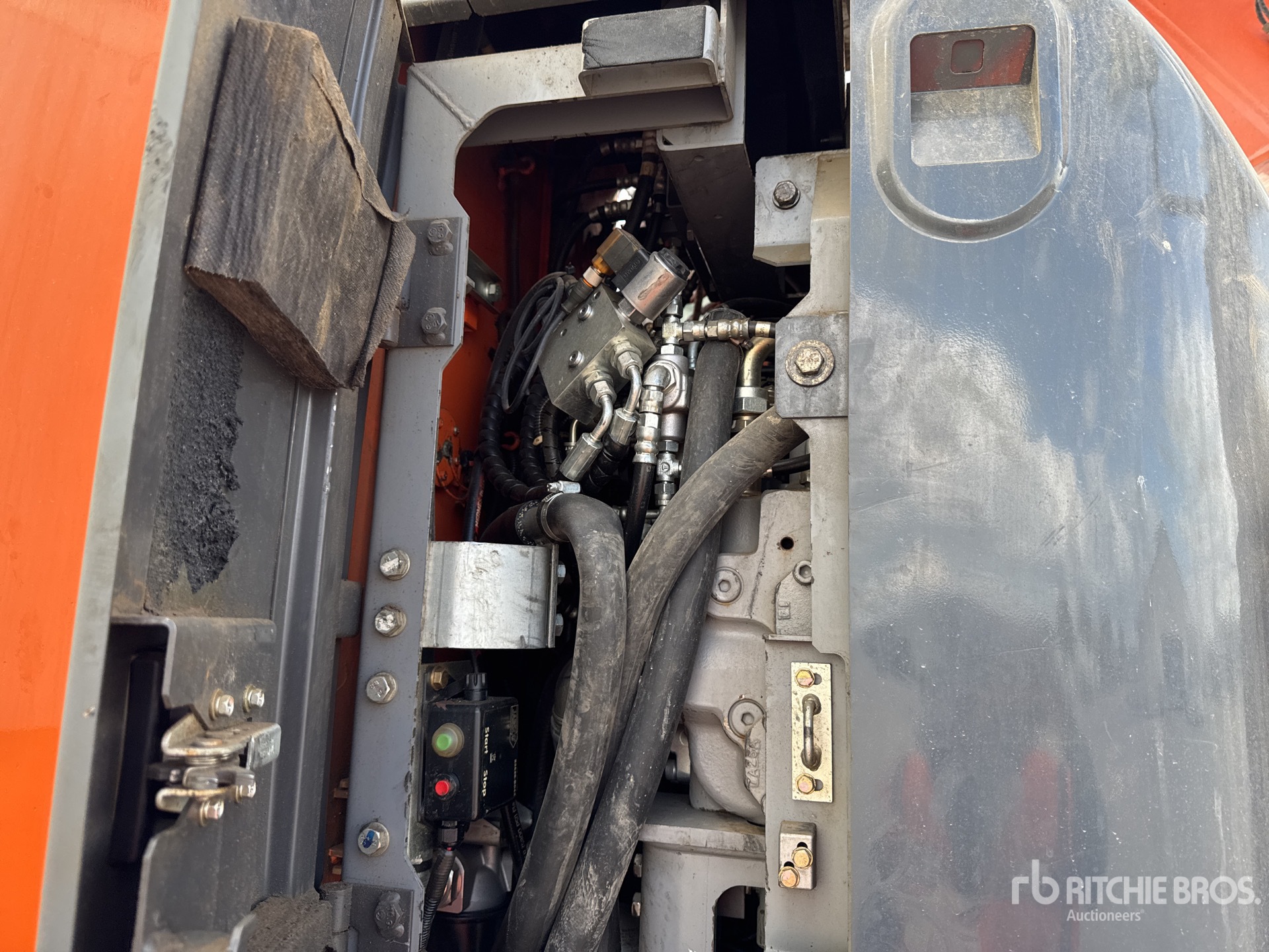 2017 Hitachi ZX225USLC-6