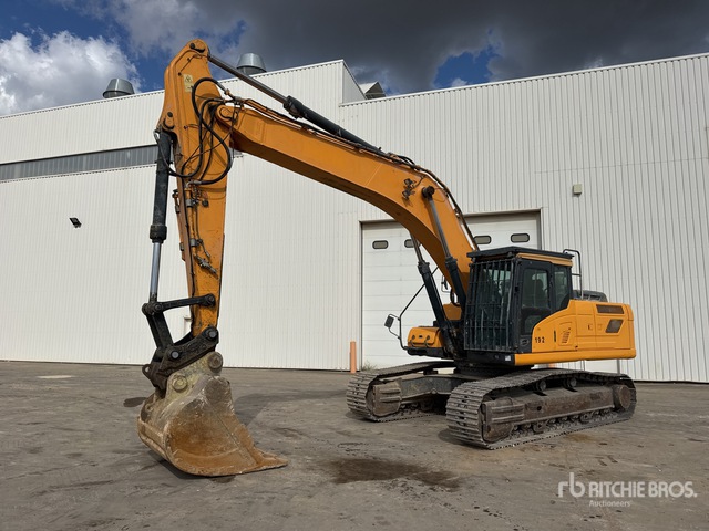 2017 Hyundai HX300-L Tracked Excavator