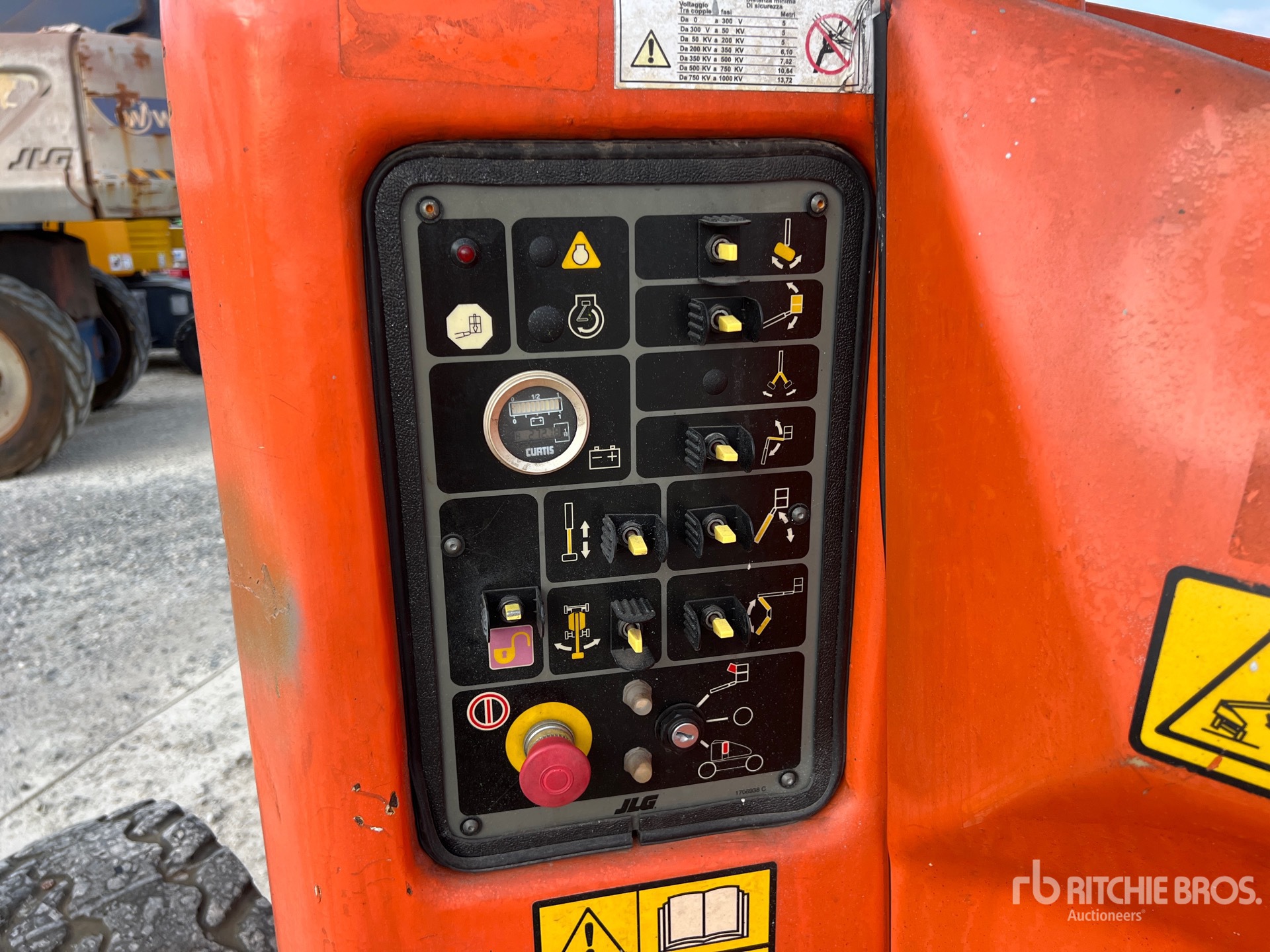 2008 JLG E450A