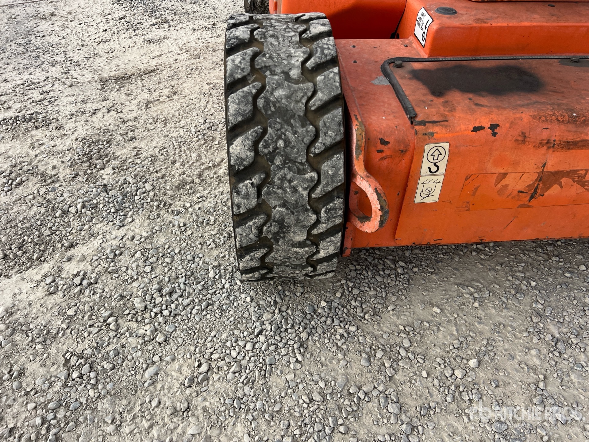 2008 JLG E450A