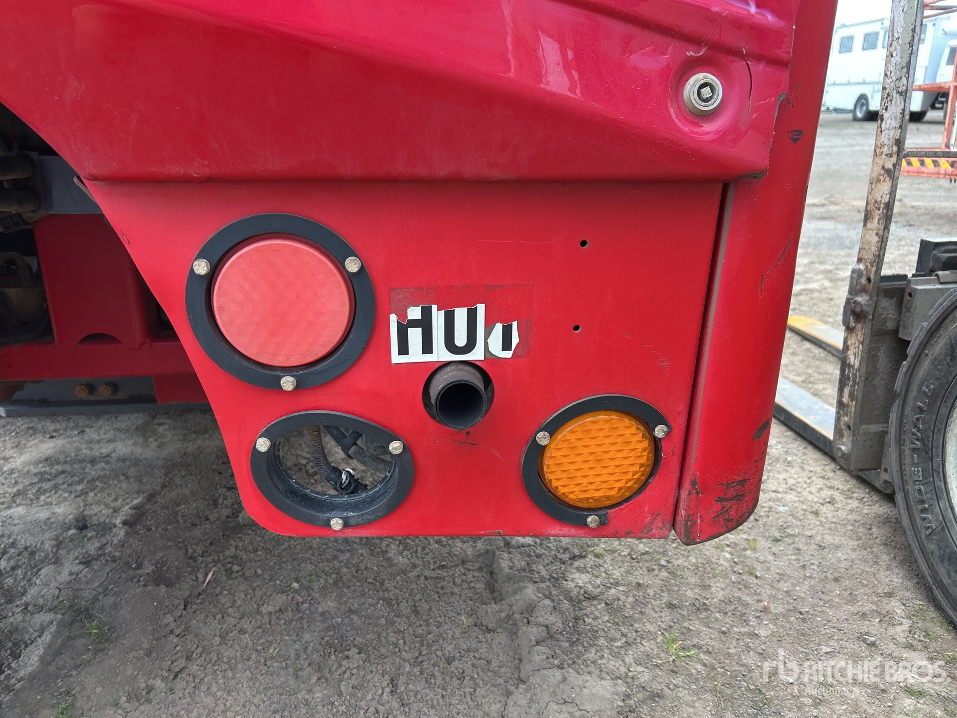 2011 Moffett M8 35.3
