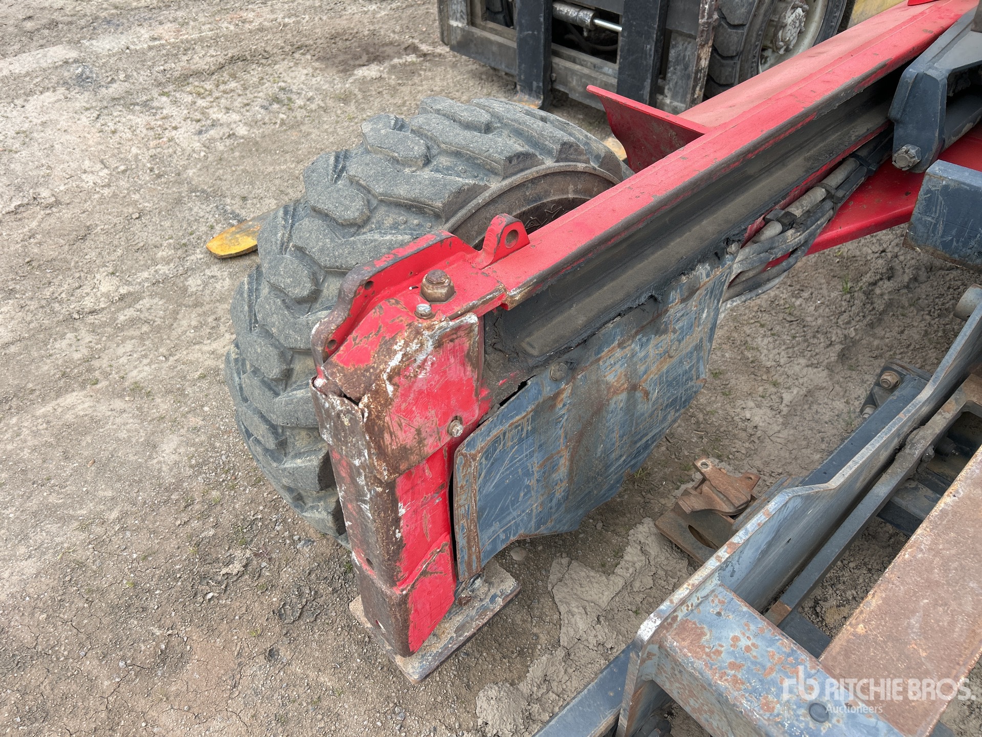 2011 Moffett M8 35.3