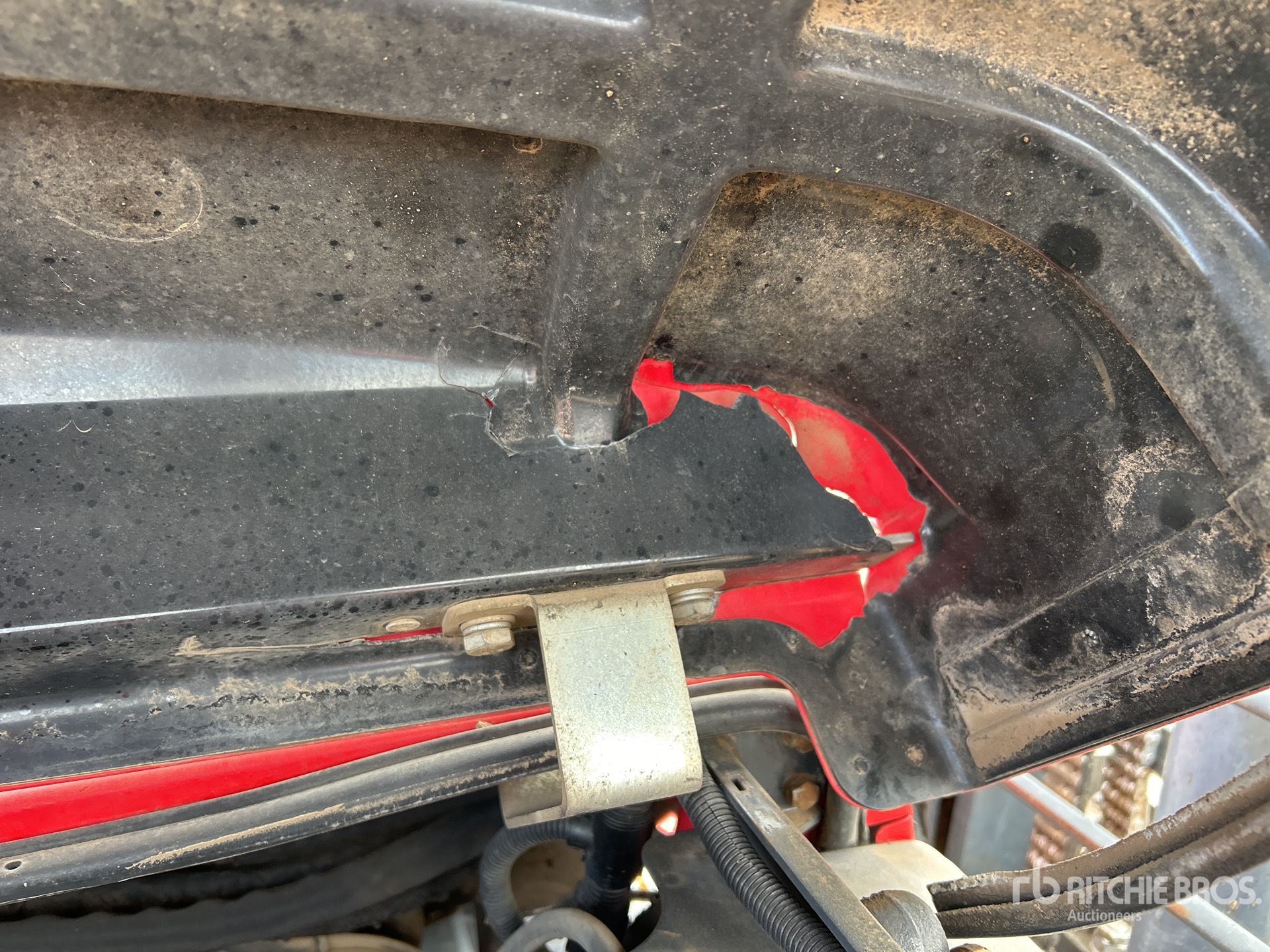 2011 Moffett M8 35.3
