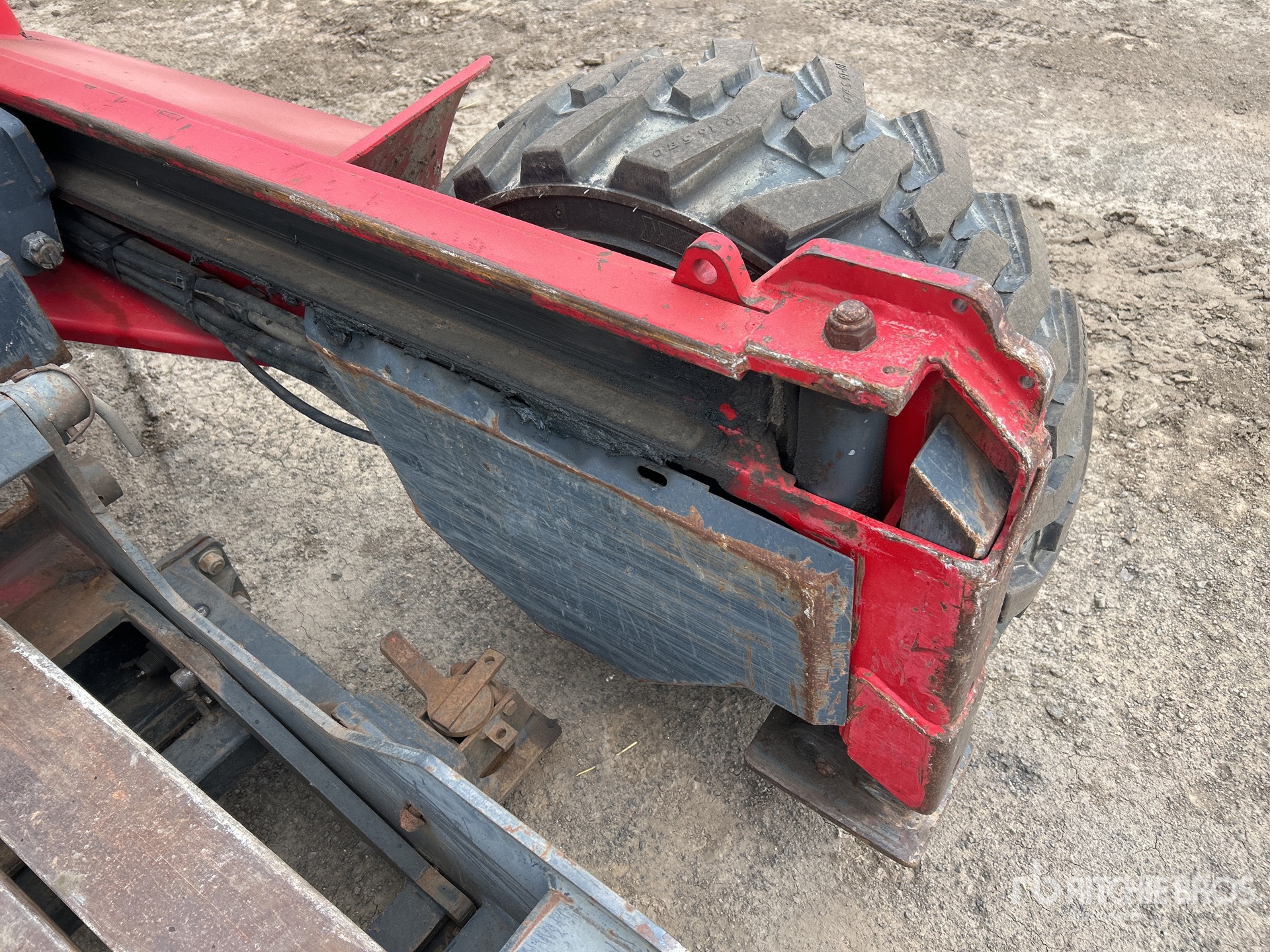 2011 Moffett M8 35.3