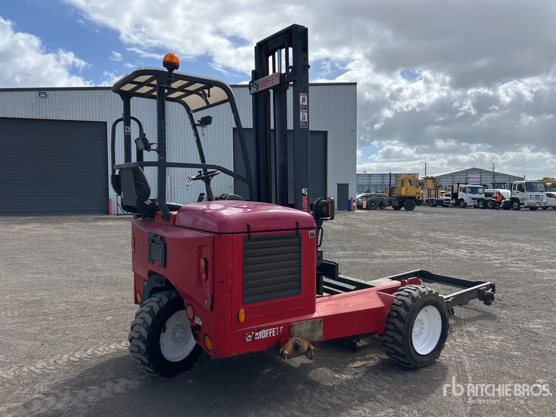 2011 Moffett M8 35.3