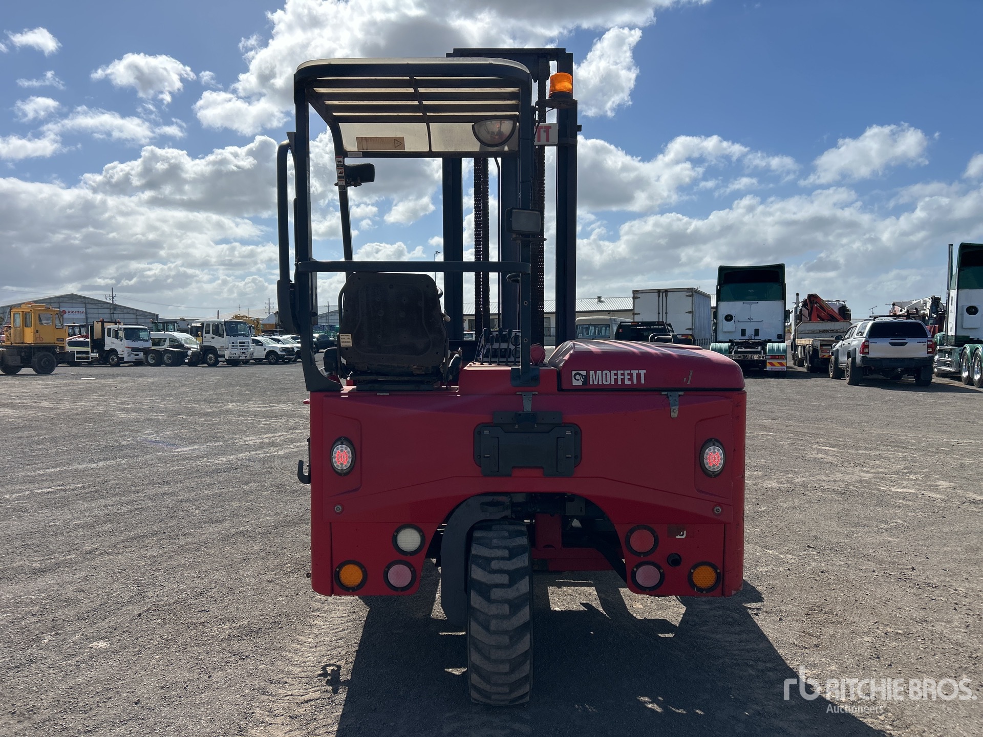 2011 Moffett M8 35.3