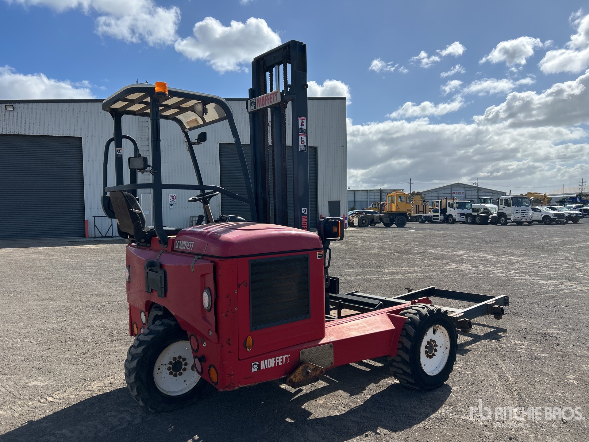 2011 Moffett M8 35.3