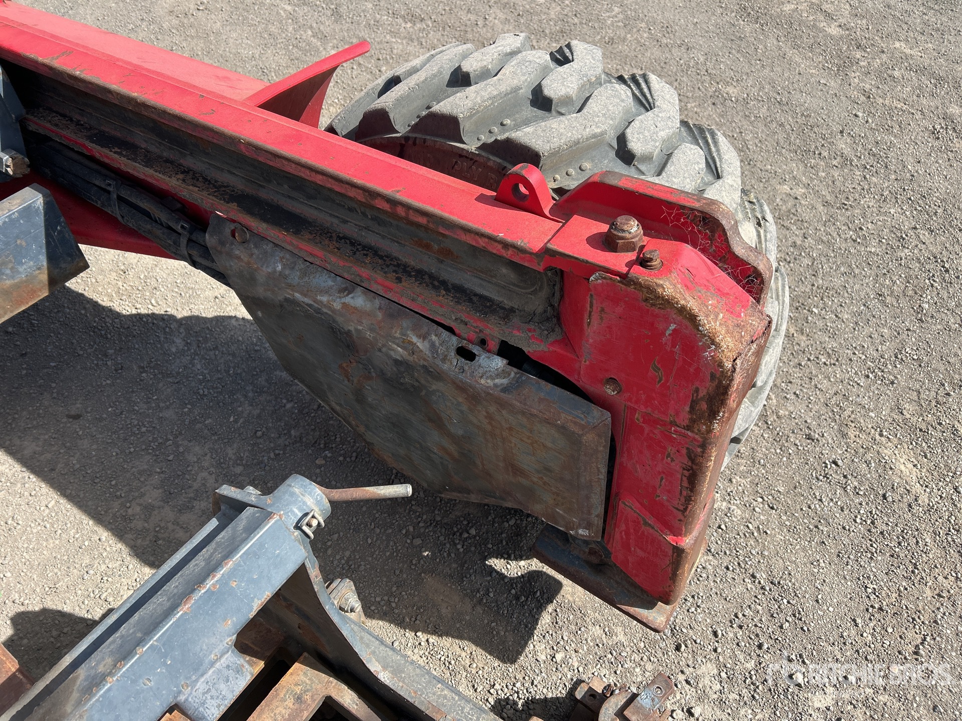 2011 Moffett M8 35.3