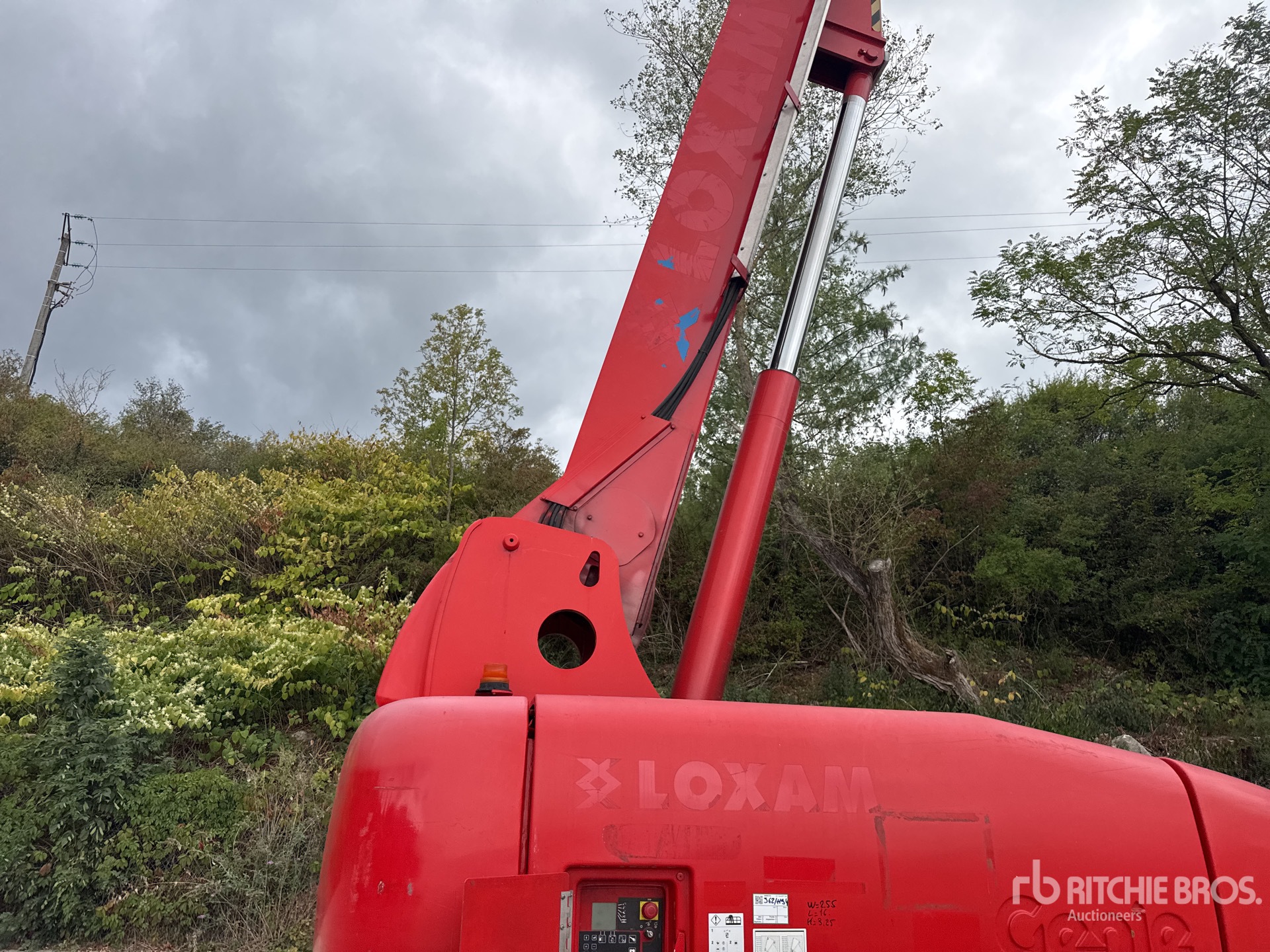 2011 Genie S-105
