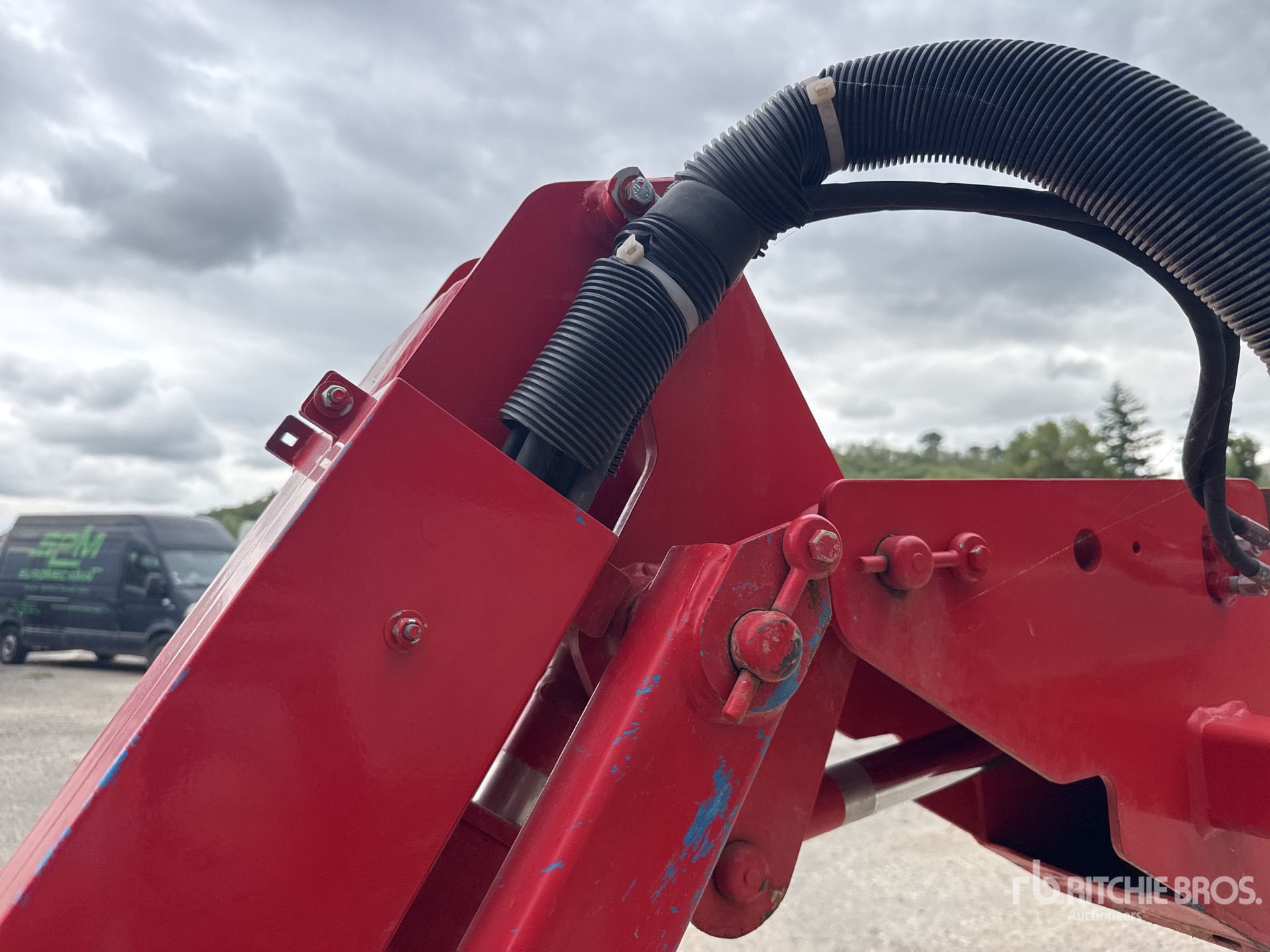 2011 Genie S-105