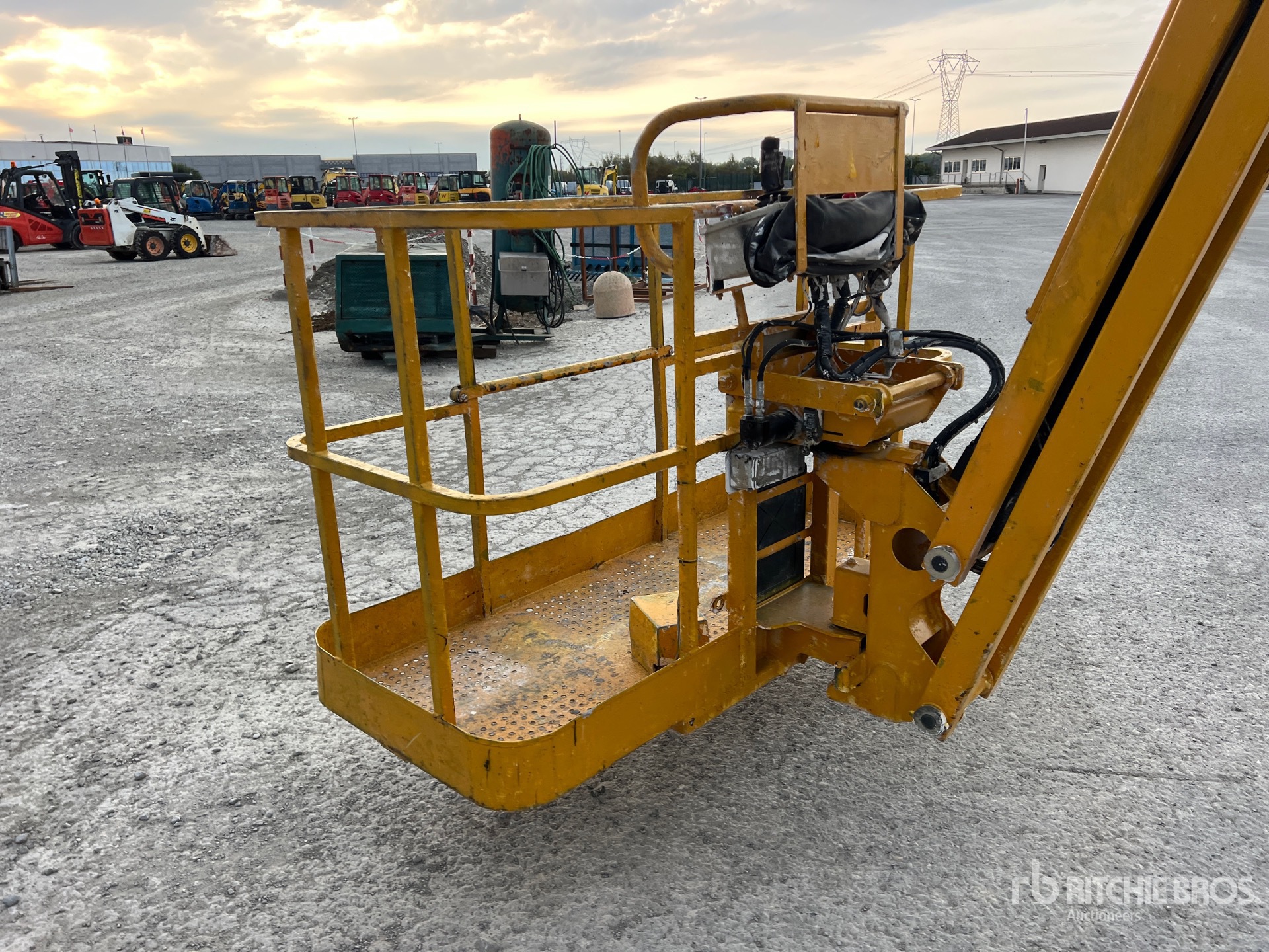 2012 Haulotte HA16PX
