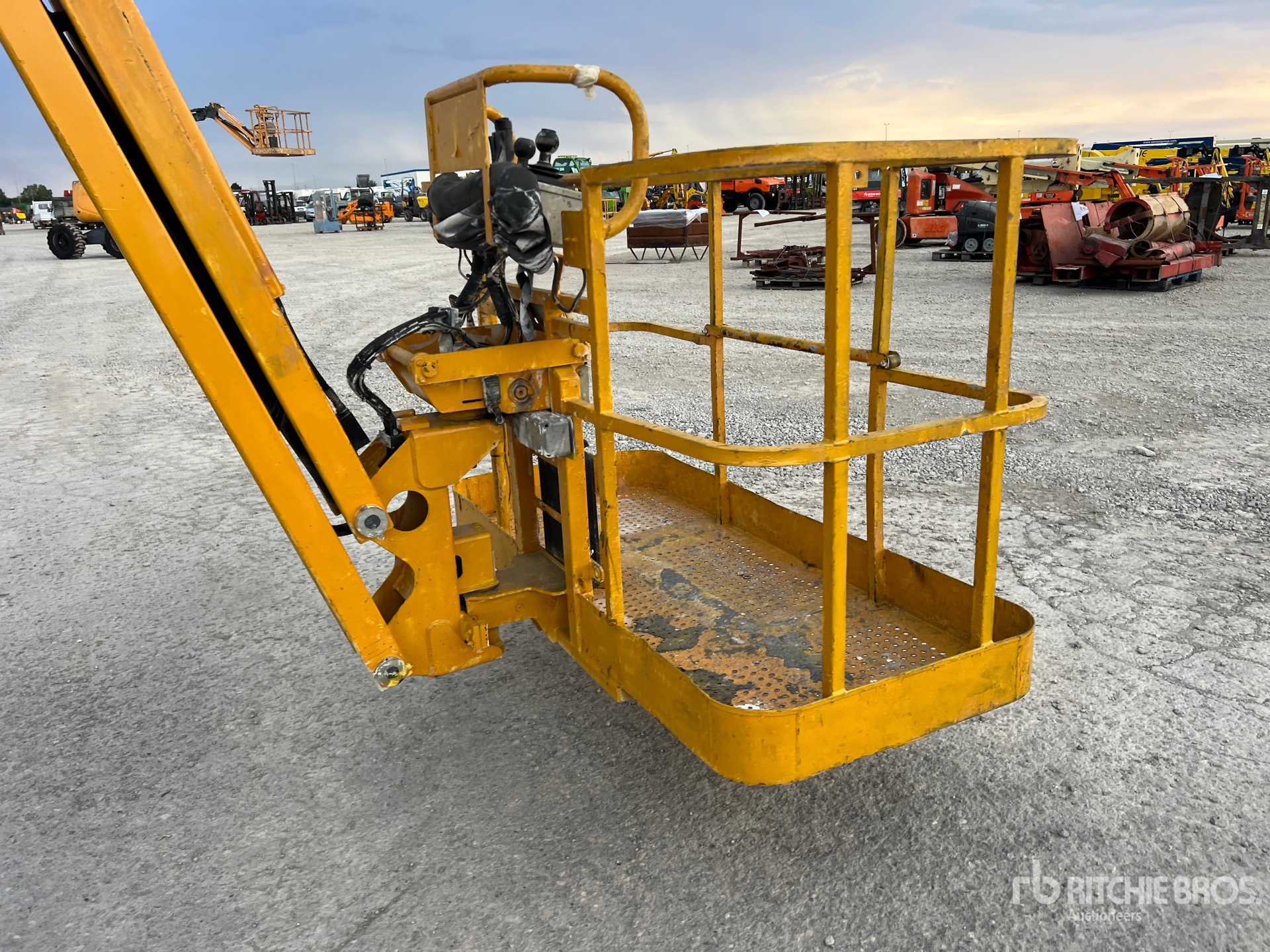 2012 Haulotte HA16PX