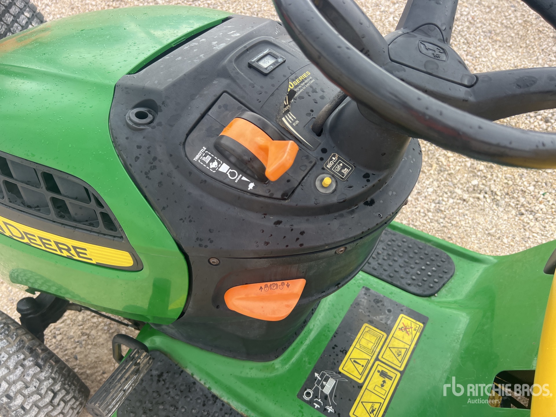 John Deere X125