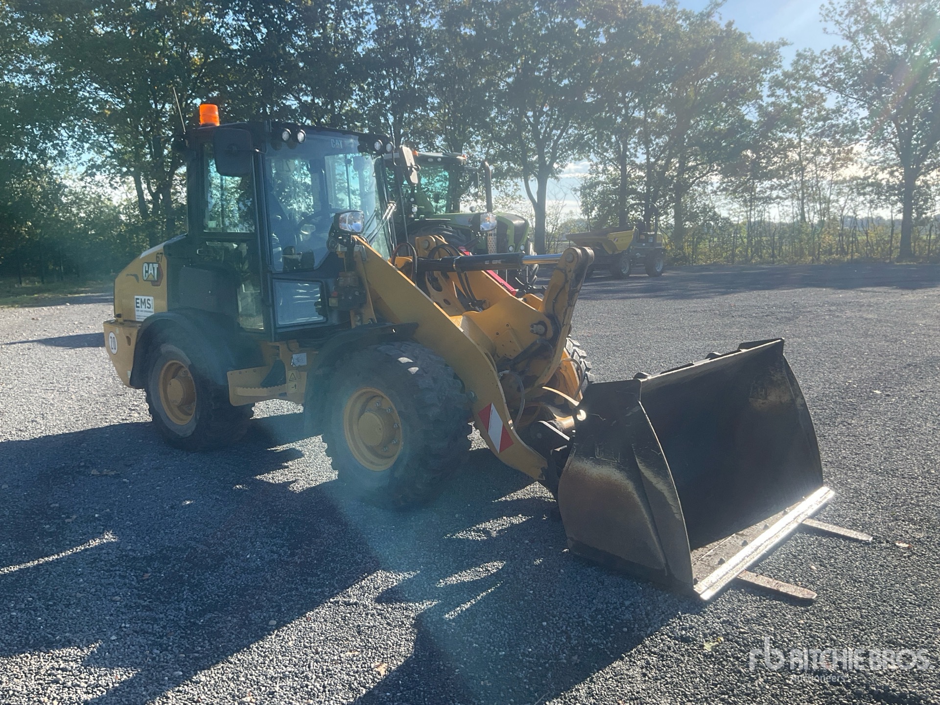 2023 Caterpillar 906