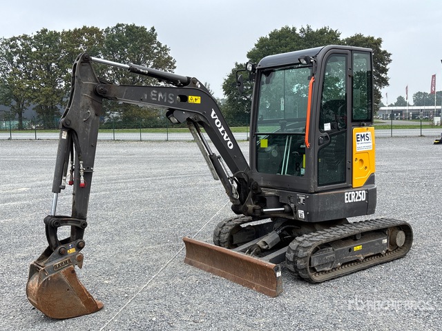 2021 Volvo ECR25D Mini Excavator: <6.6t
