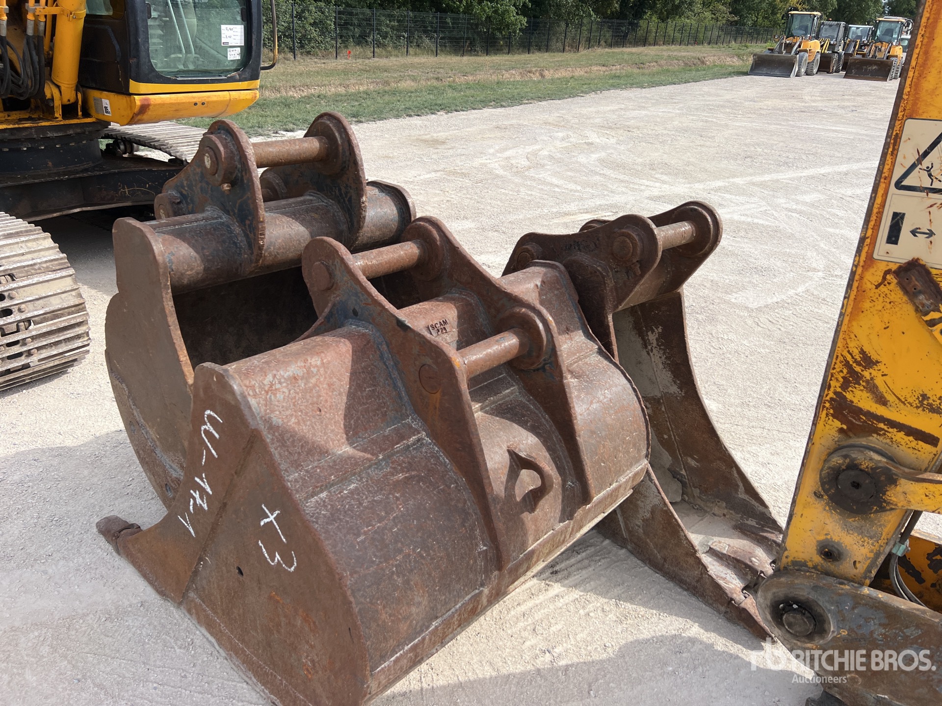 2005 JCB JS210LC