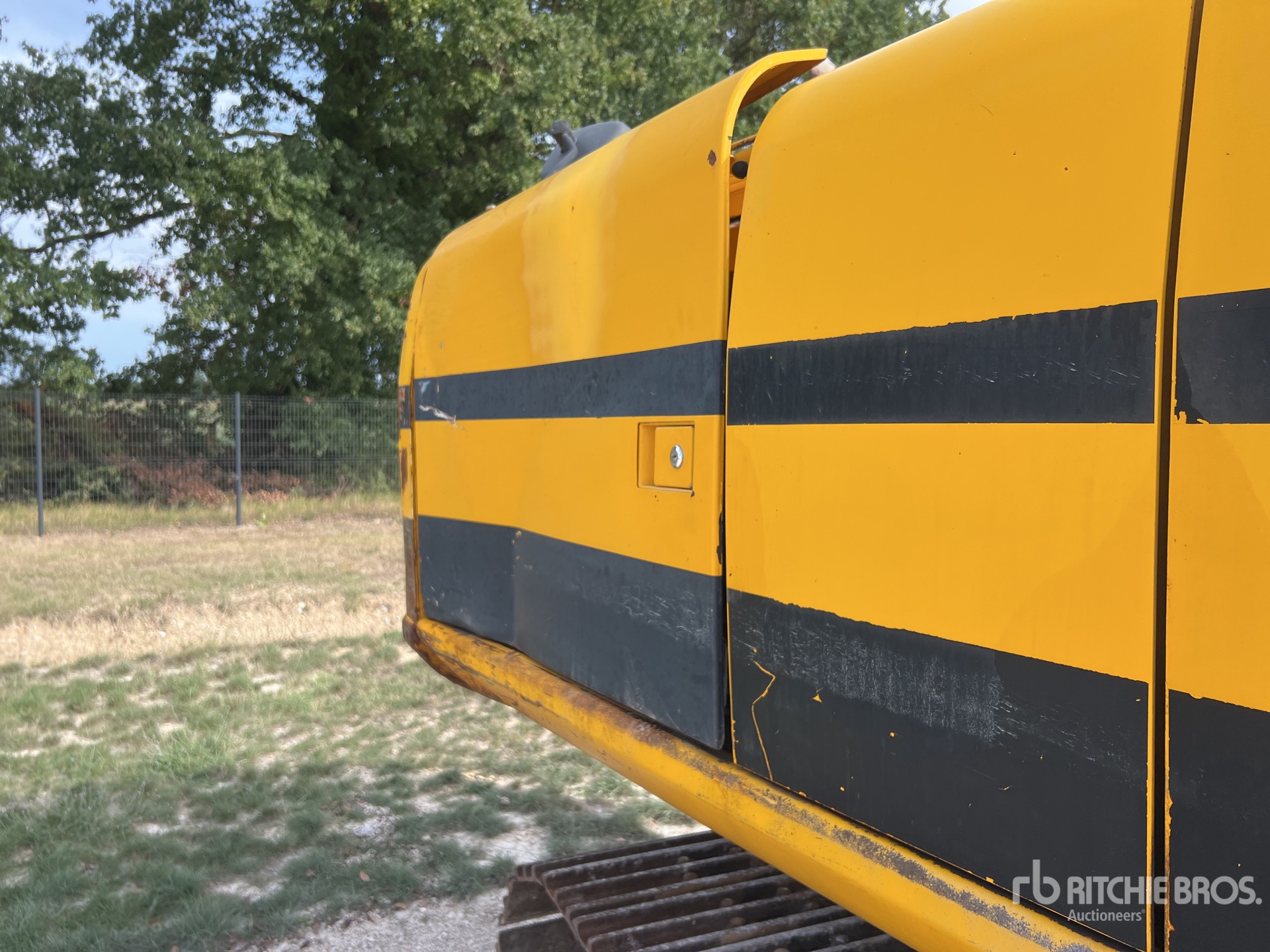 2005 JCB JS210LC