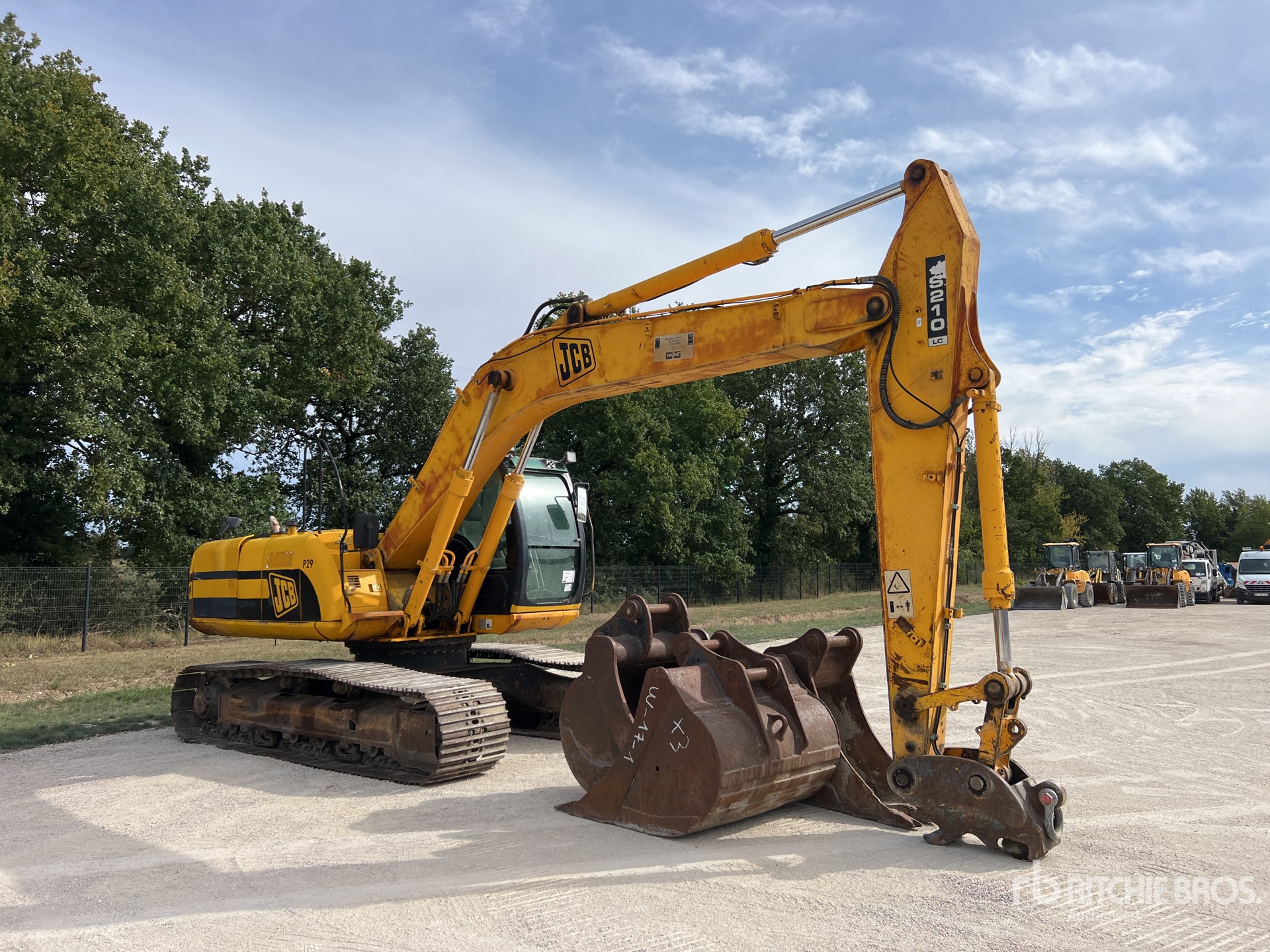 2005 JCB JS210LC