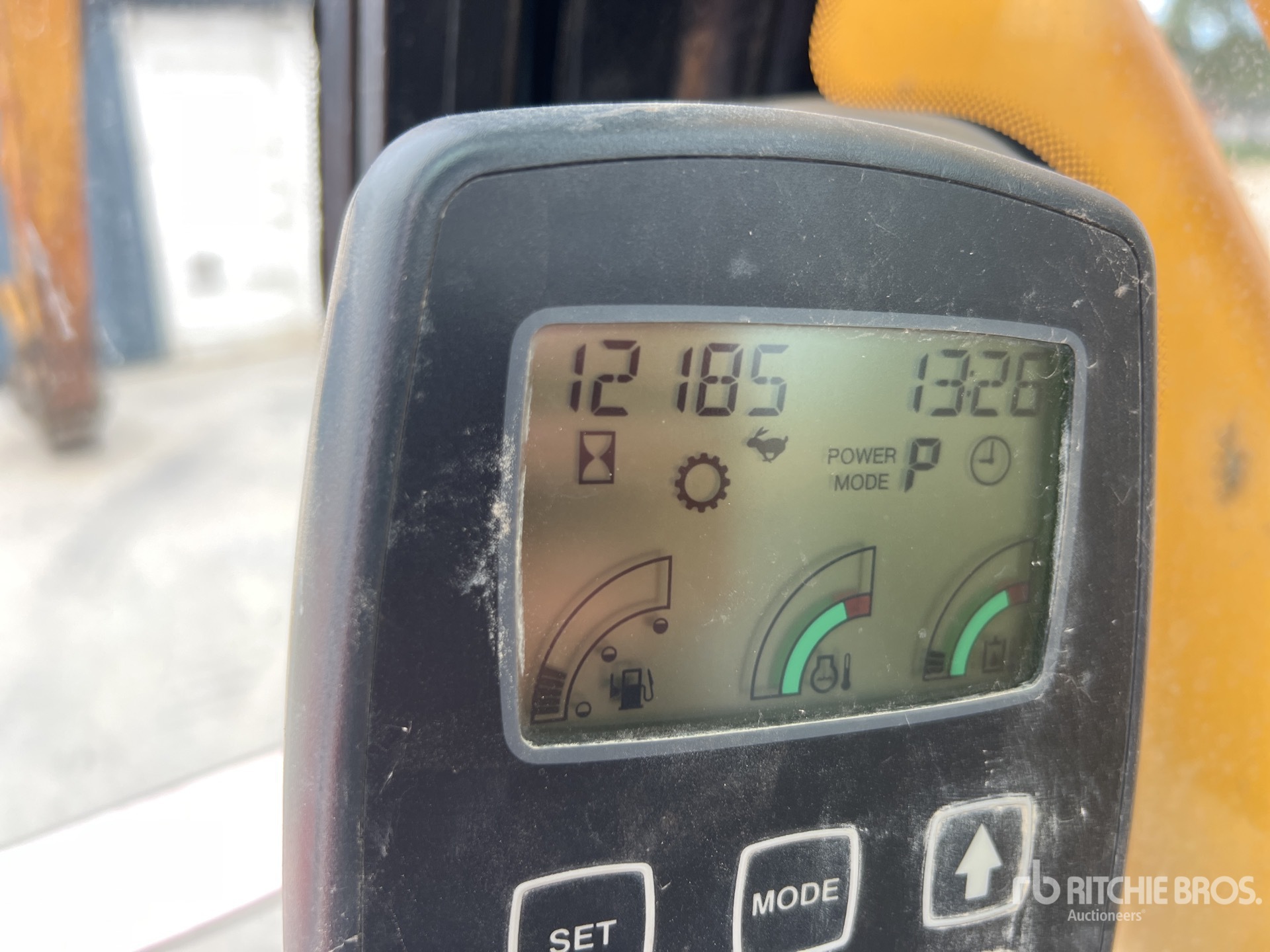 2005 JCB JS210LC