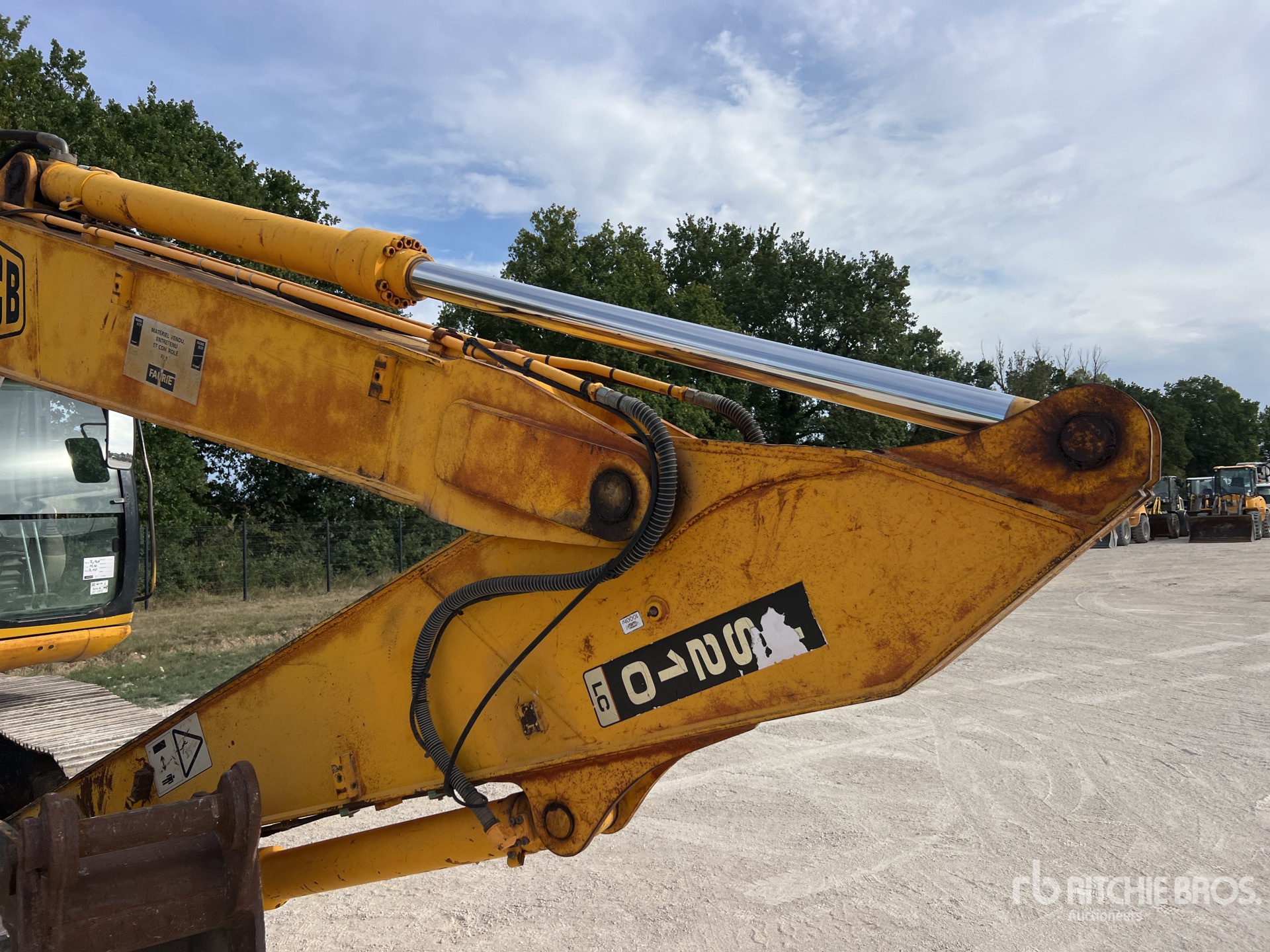 2005 JCB JS210LC