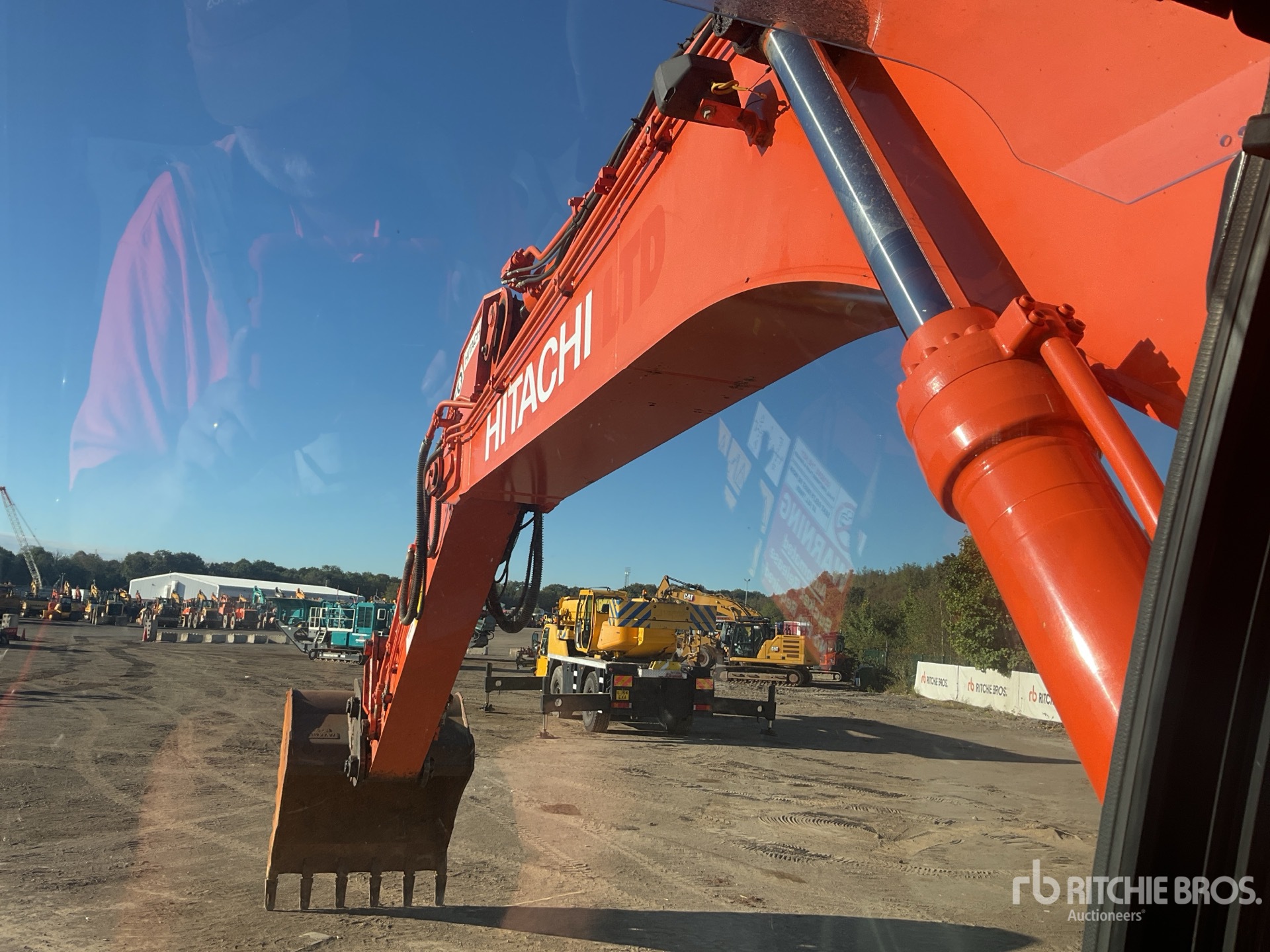 2017 Hitachi ZX300LC-6