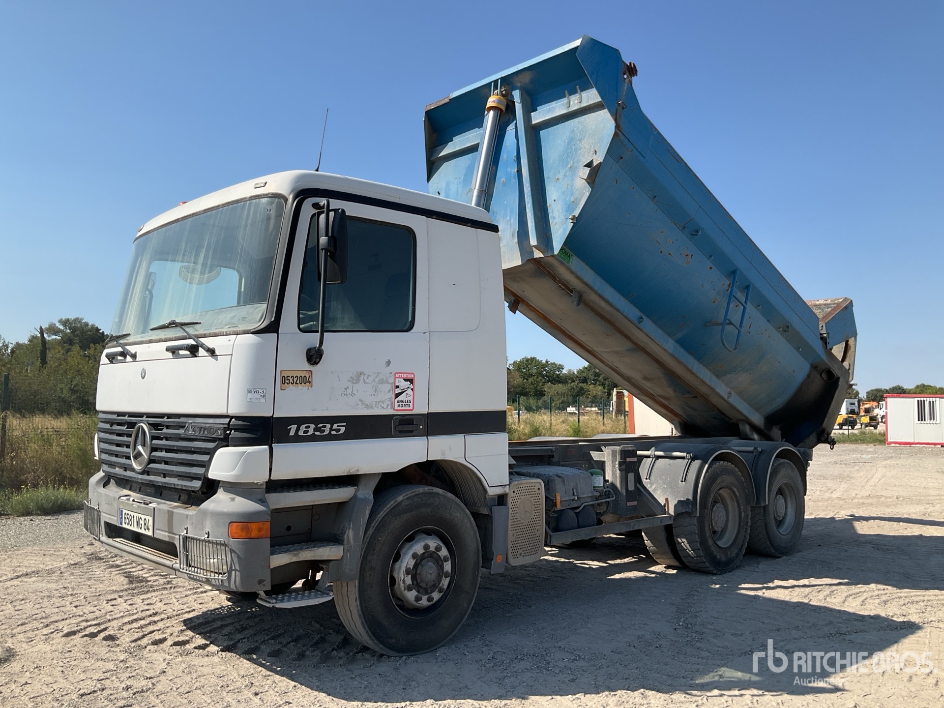 1999 Mercedes-Benz 1835