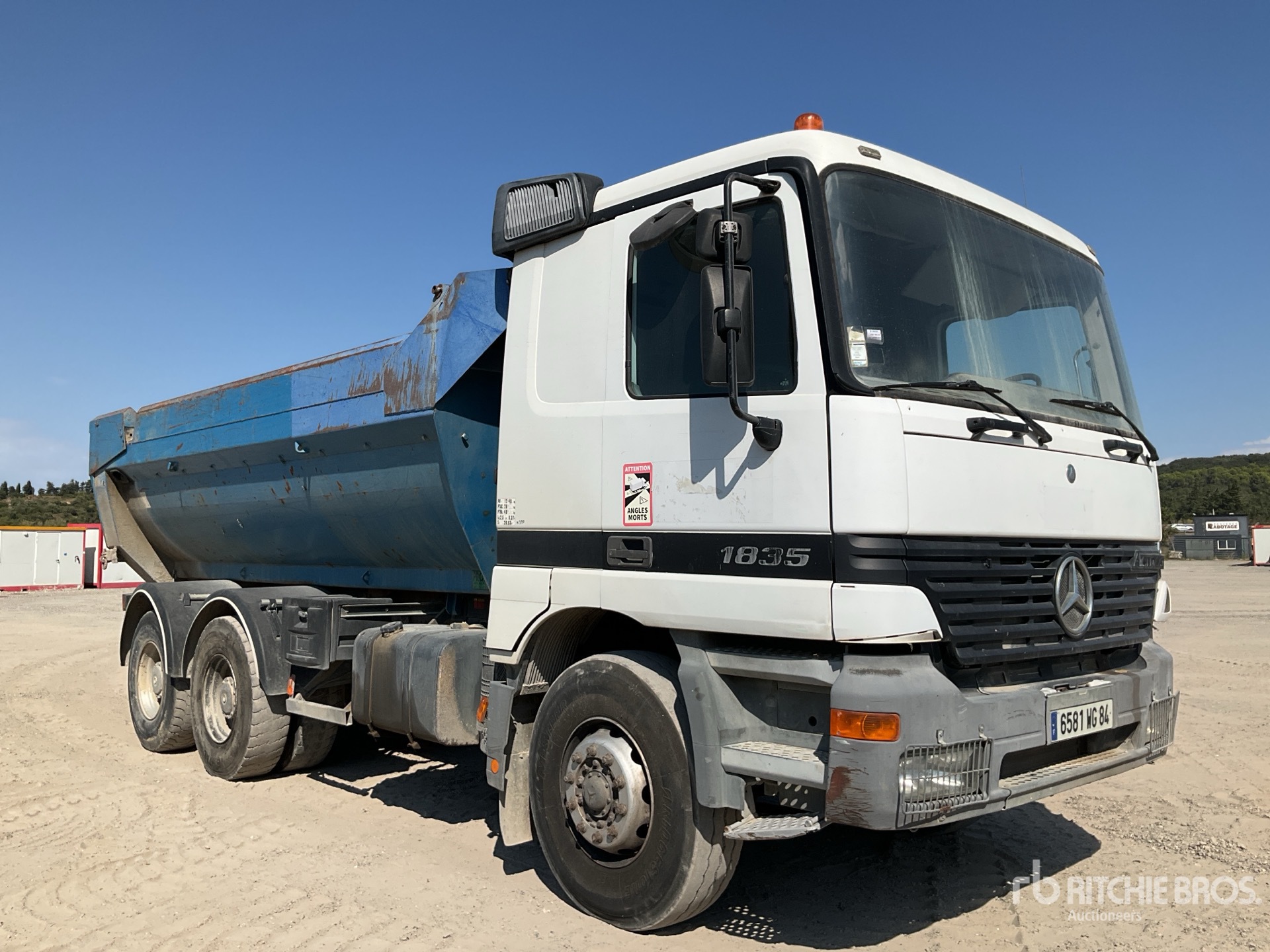 1999 Mercedes-Benz 1835