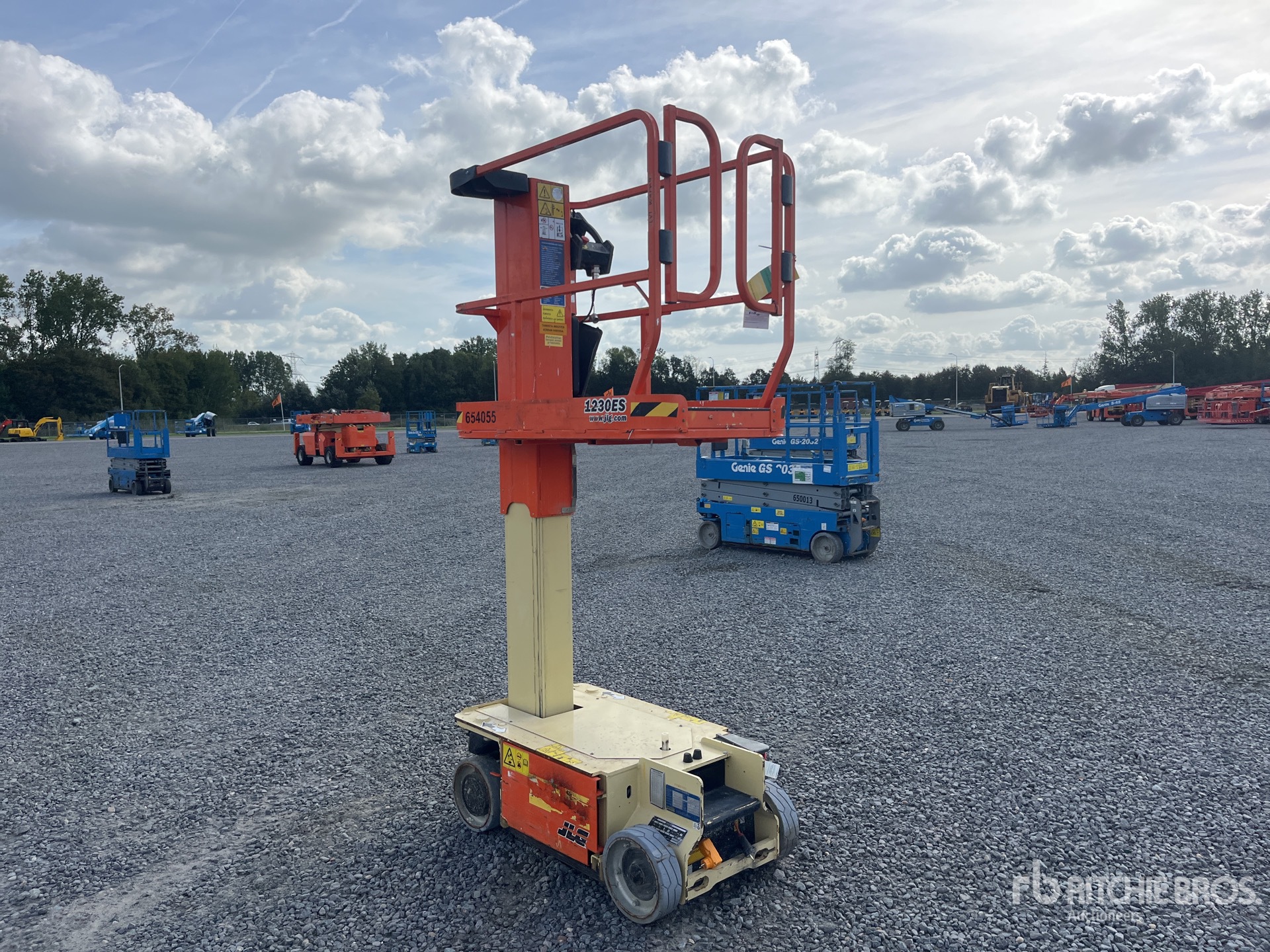 2016 JLG 1230ES